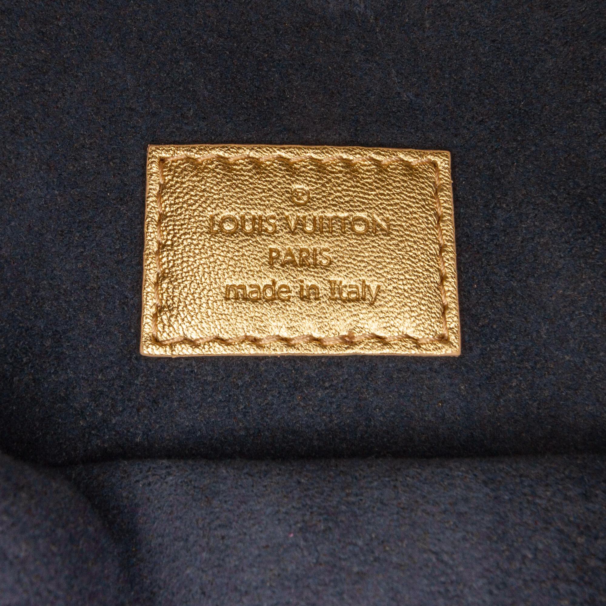 Louis Vuitton Monogram Coussin PM (SHG-eFaZ1V)