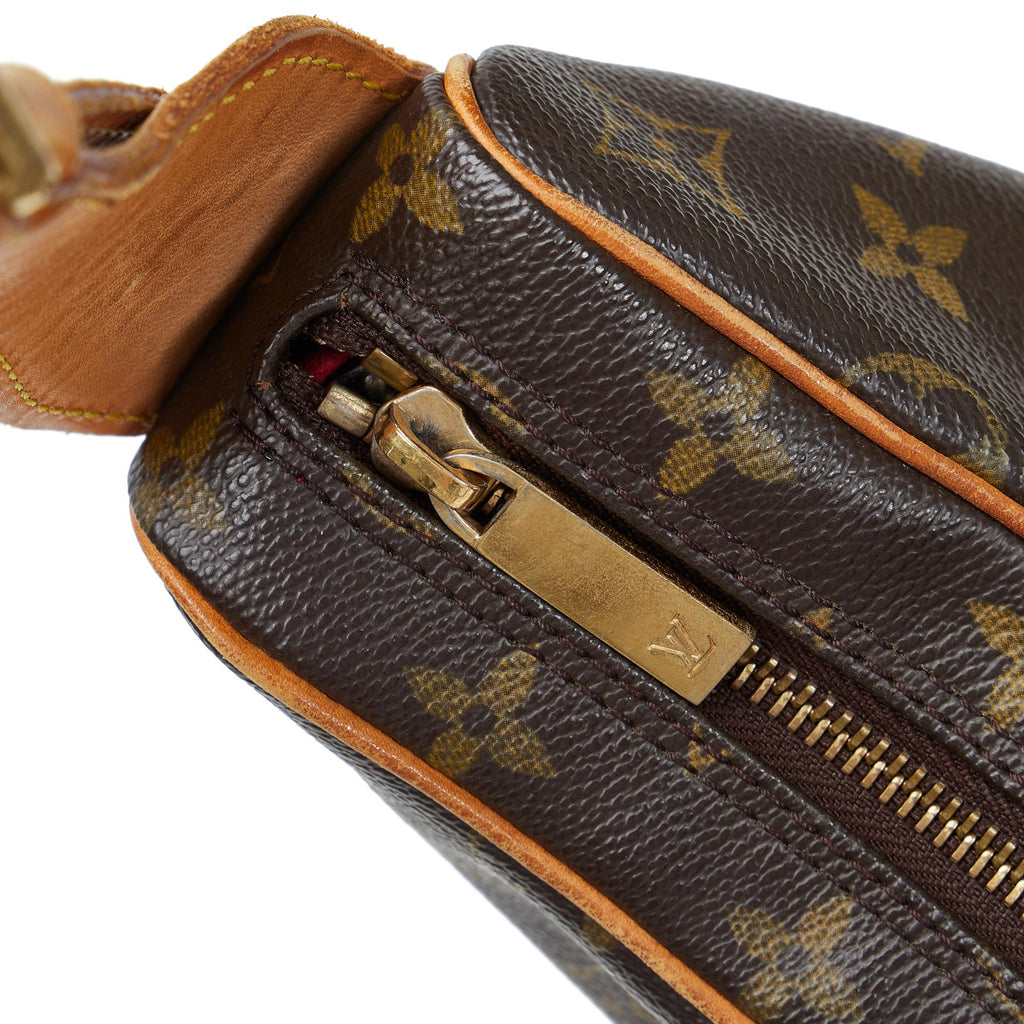 Louis Vuitton Monogram Croissant MM