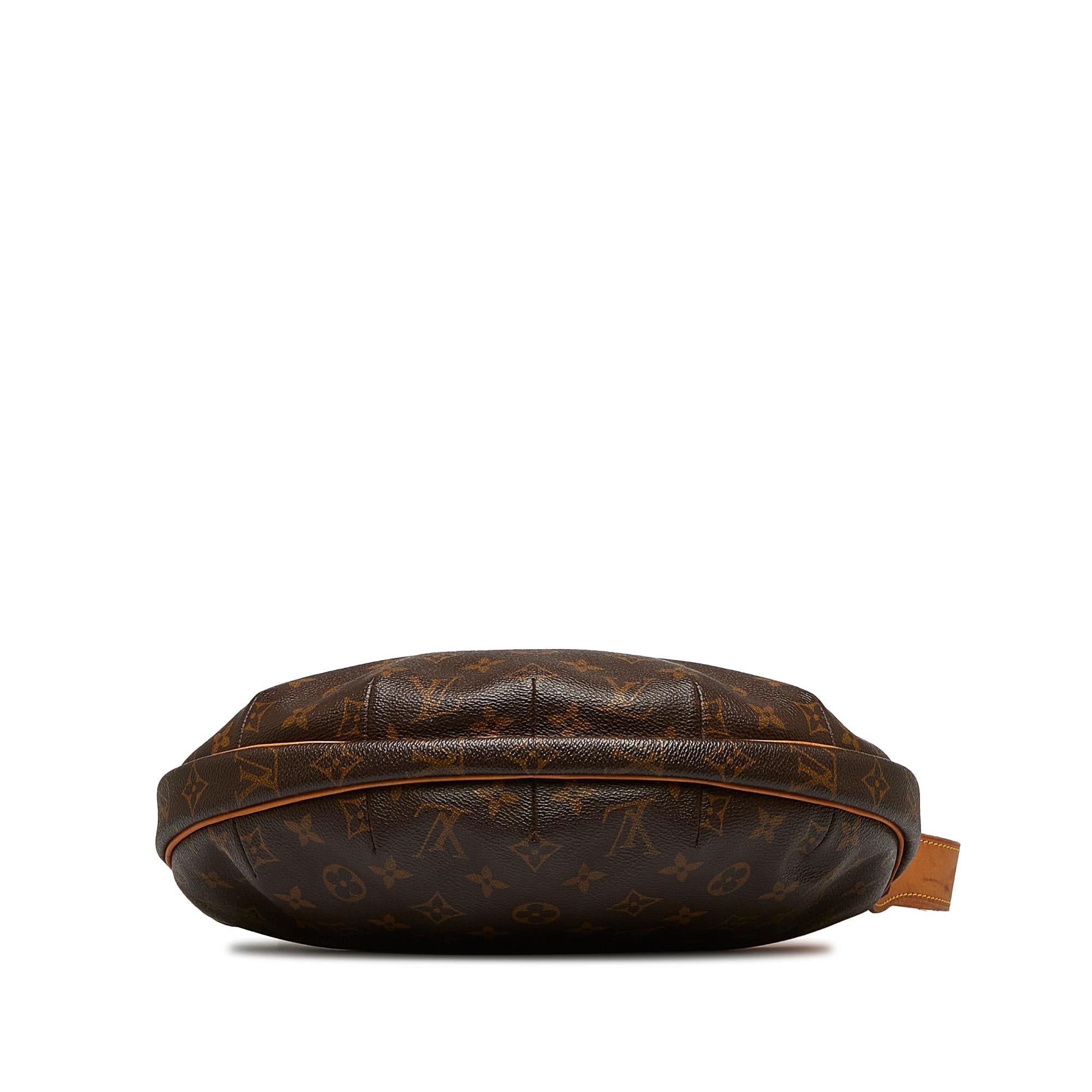 Louis Vuitton Monogram Croissant MM (SHG-ko08PO)