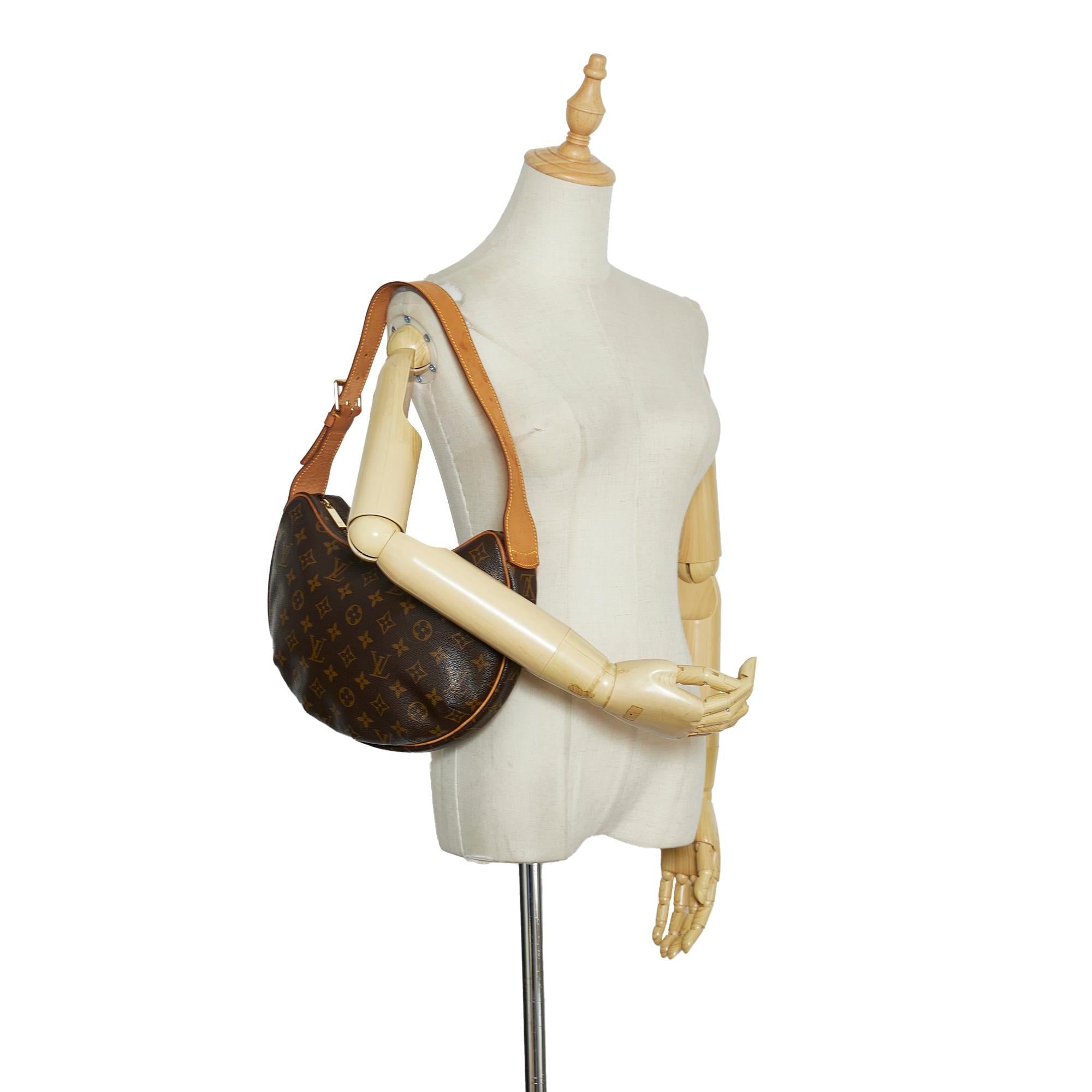 Louis Vuitton Monogram Croissant MM (SHG-ko08PO)