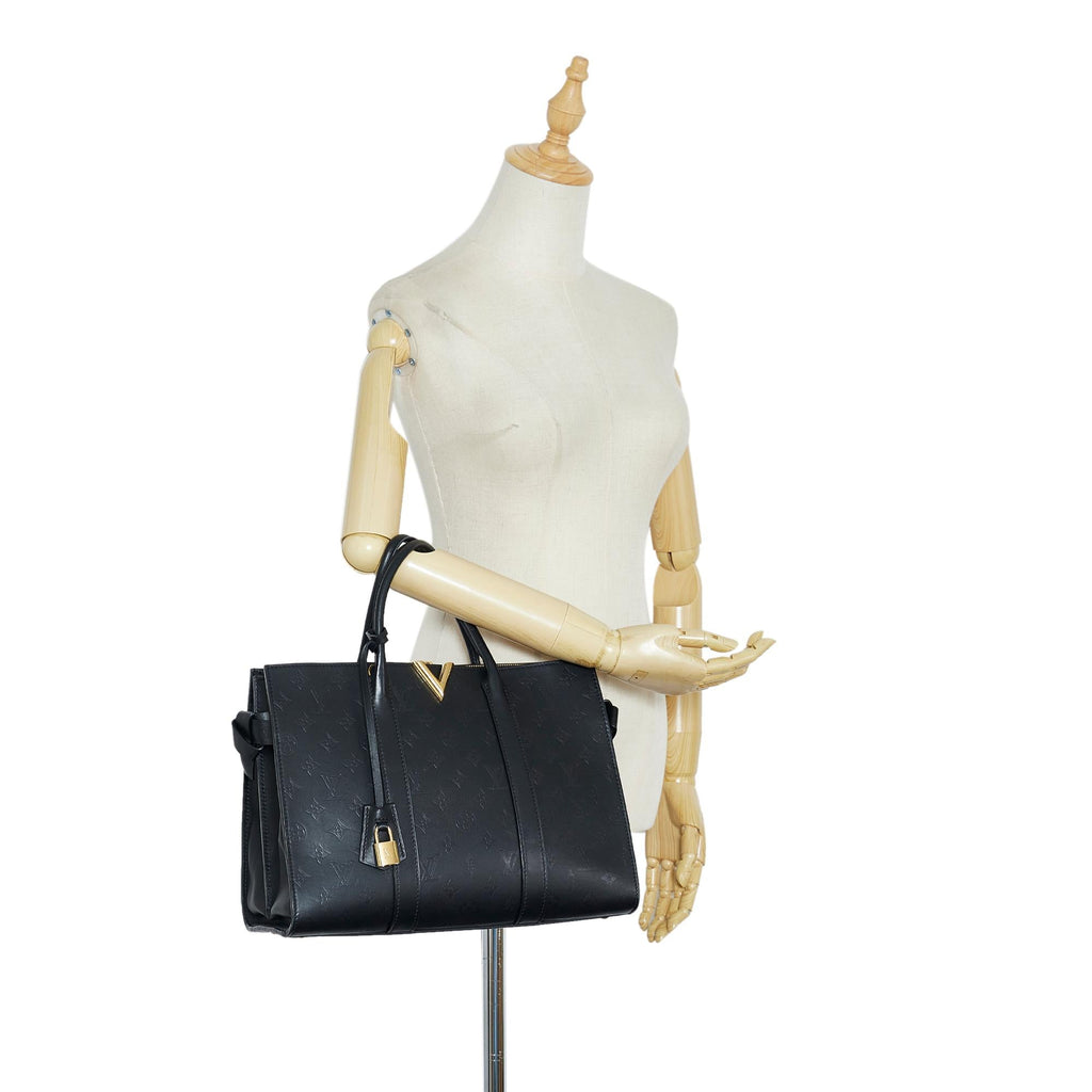 Louis Vuitton Monogram Cuir Plume Very MM Tote (SHG-7wQuXp)