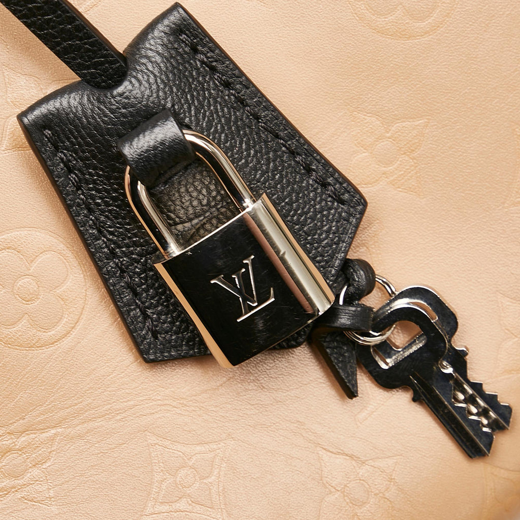 Louis Vuitton Monogram Cuir Plume Very Zipped (SHG-nsmw9l)