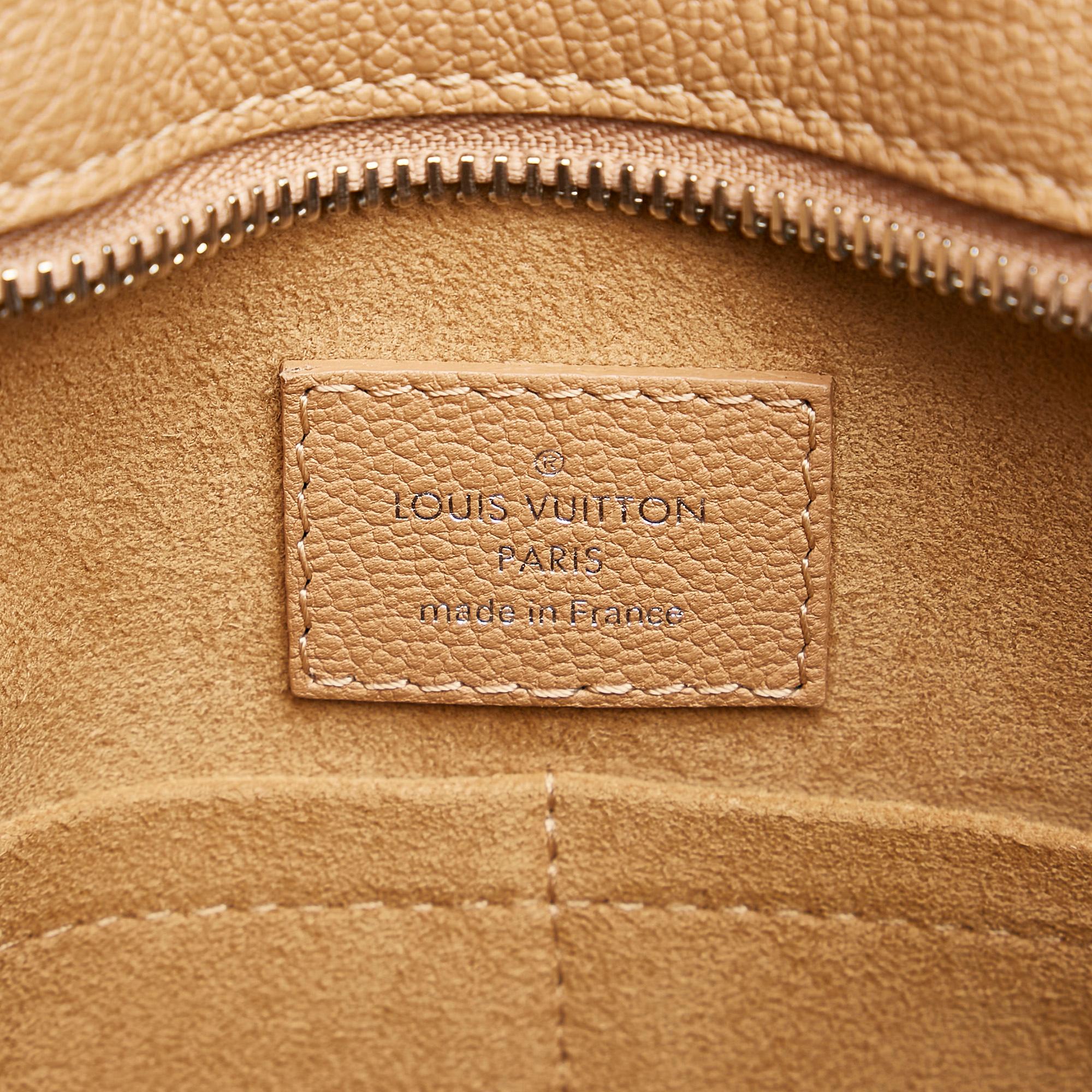 Louis Vuitton Monogram Cuir Plume Very Zipped (SHG-nsmw9l)