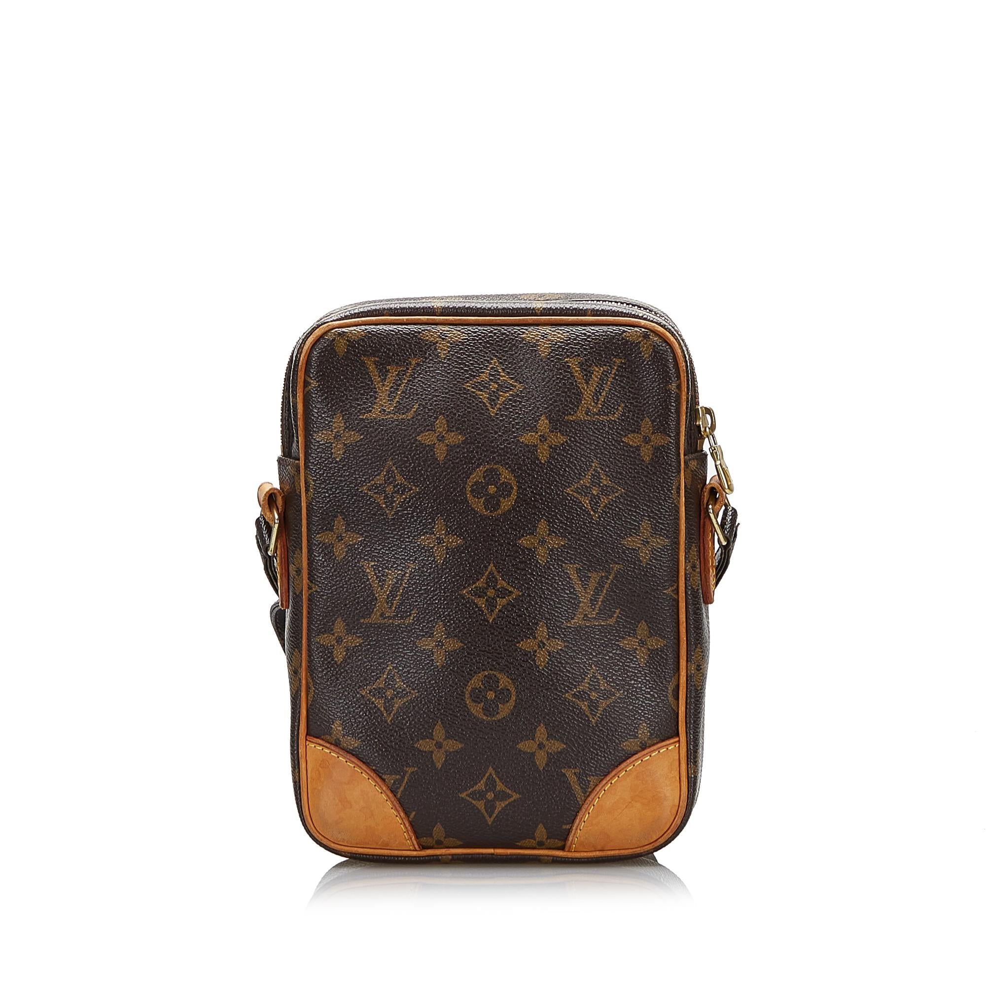 Louis Vuitton Monogram Danube (SHG-Xv2ioP)