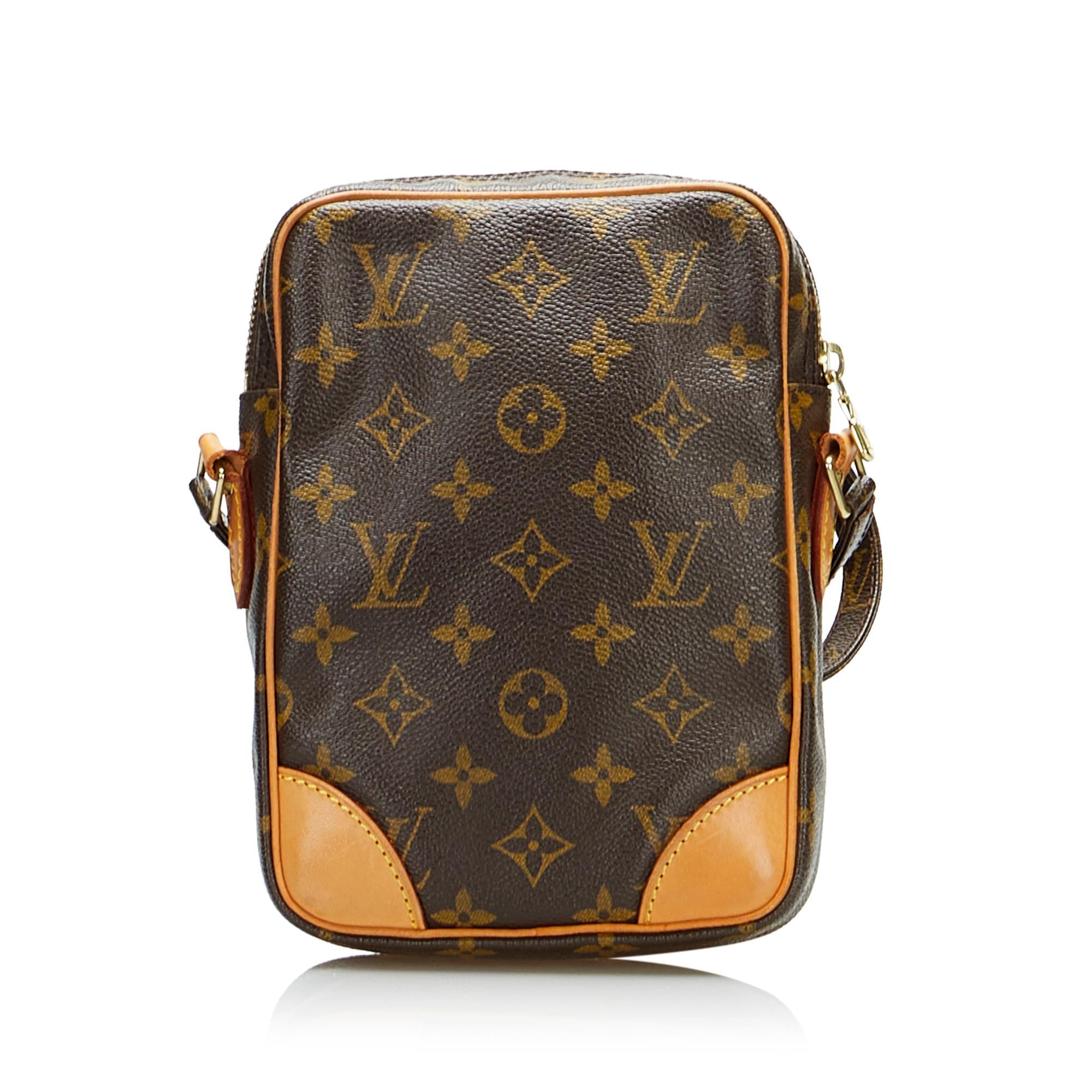 Louis Vuitton Monogram Danube (SHG-wwuspF)