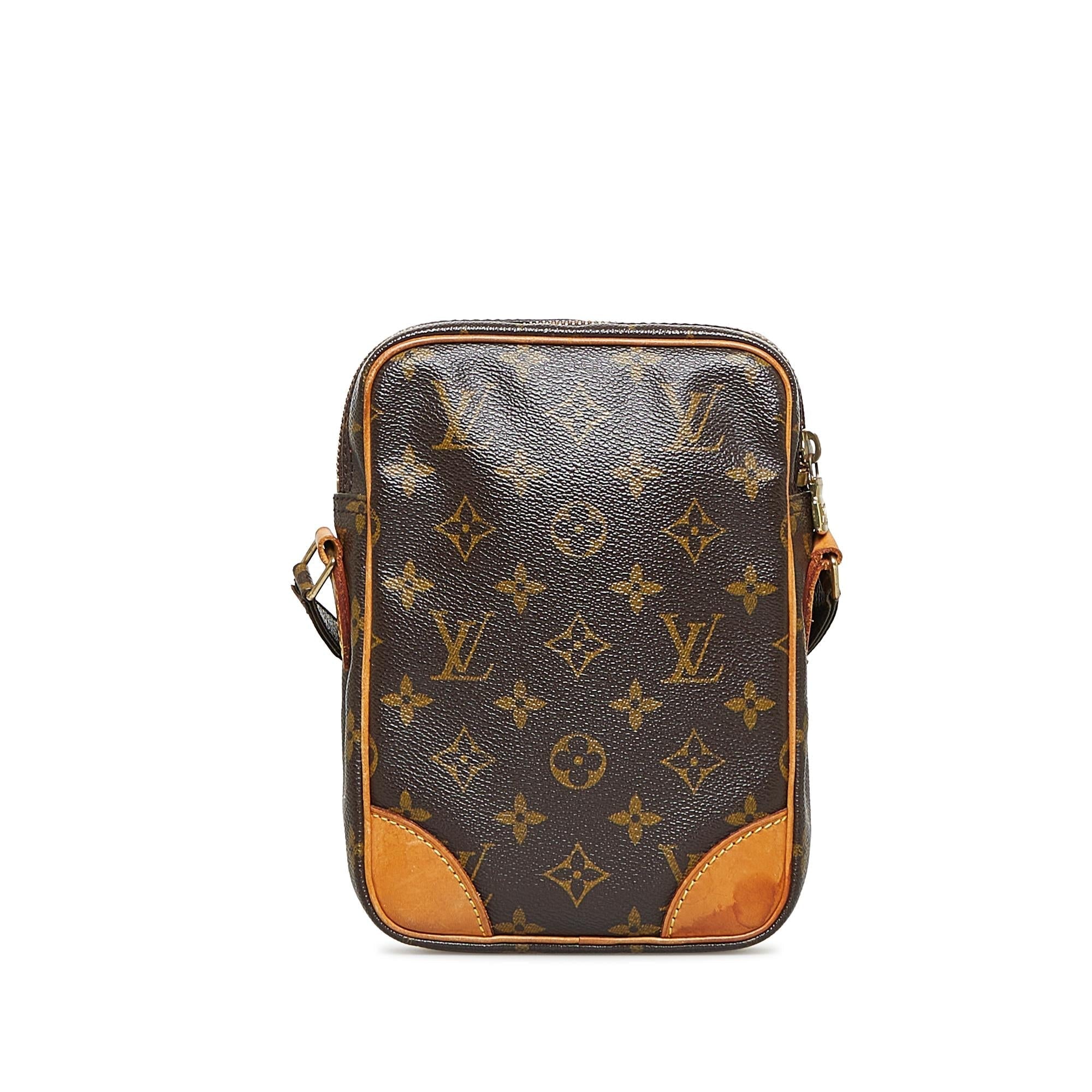 Louis Vuitton Monogram Danube (SHG-tRCUWe)