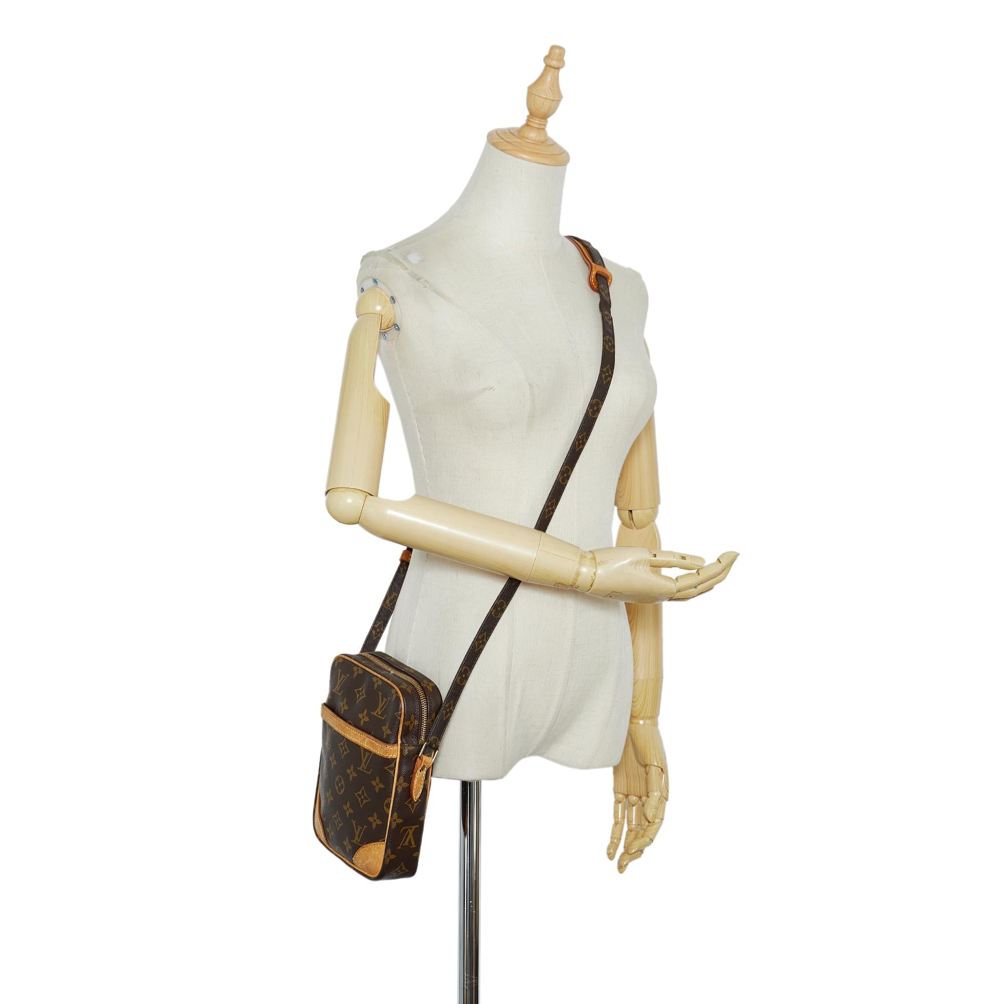 Louis Vuitton Monogram Danube (SHG-Ww1mwI)