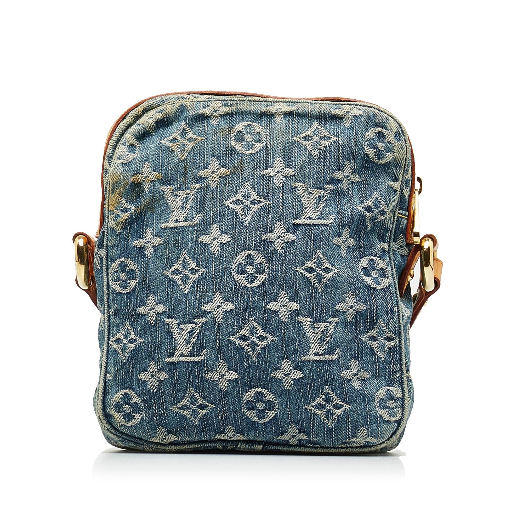 Louis Vuitton Monogram Denim Camera Bag (SHG-ykQse0)