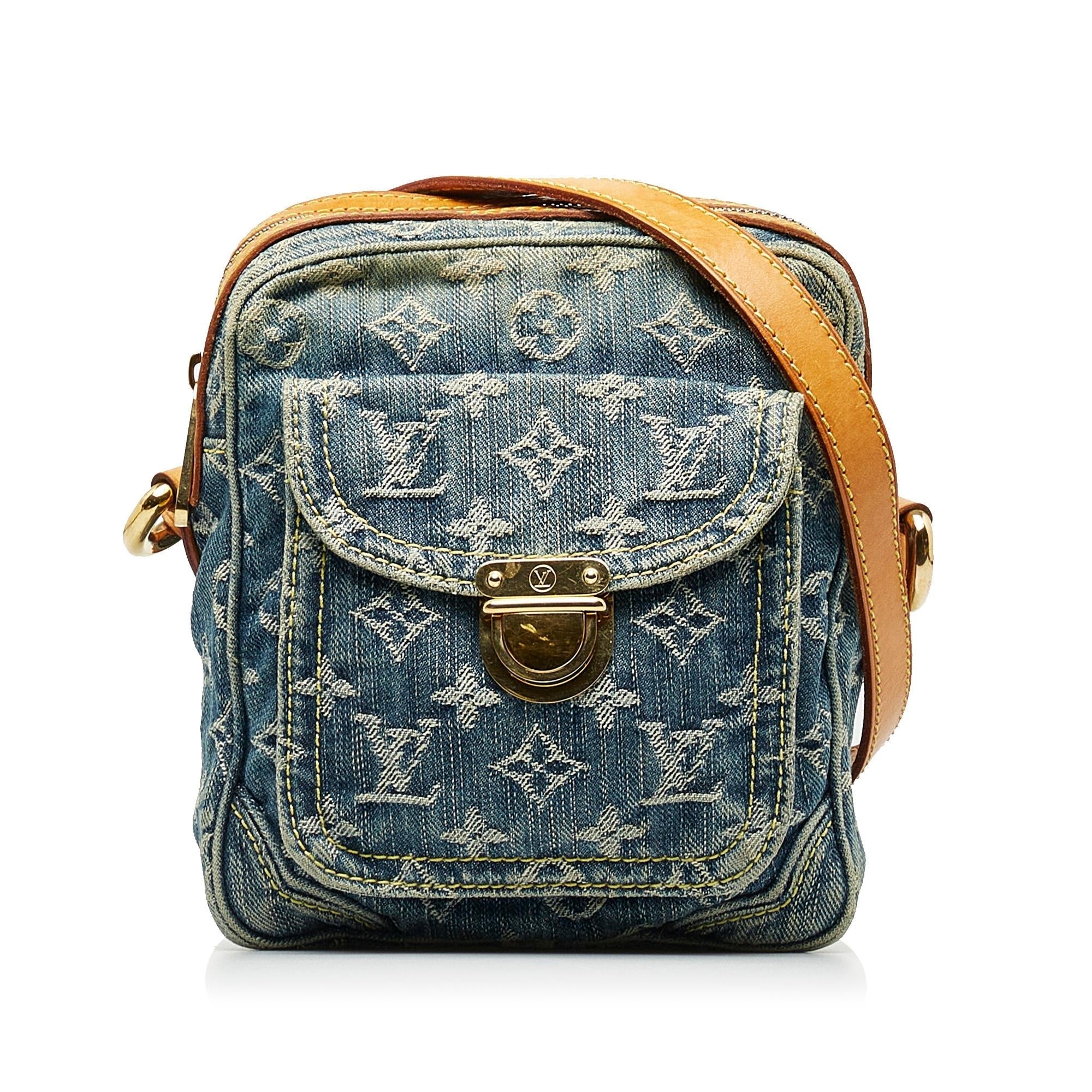 Louis Vuitton Monogram Denim Camera Bag (SHG-ykQse0)