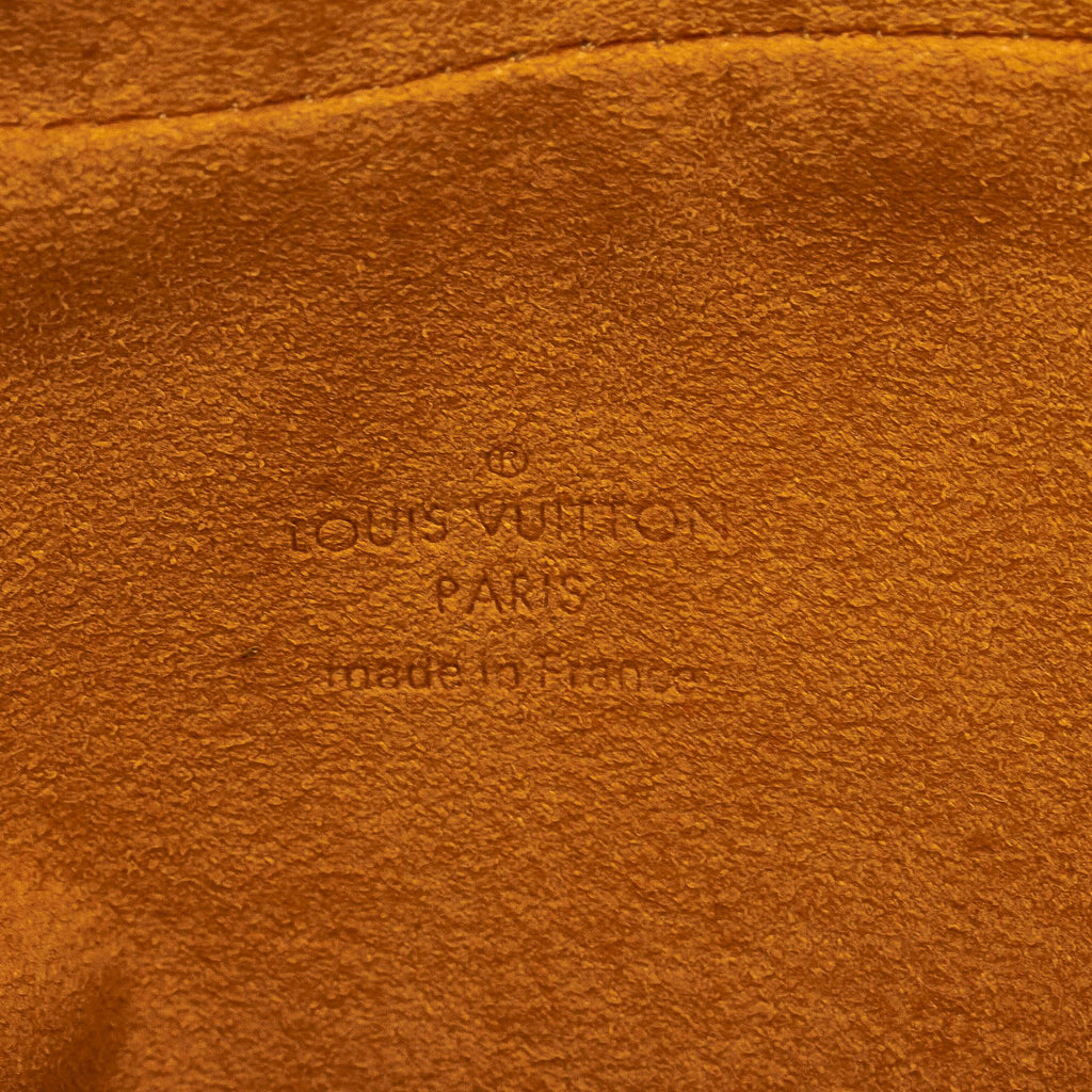 Louis Vuitton Monogram Denim Camera Bag (SHG-ykQse0)
