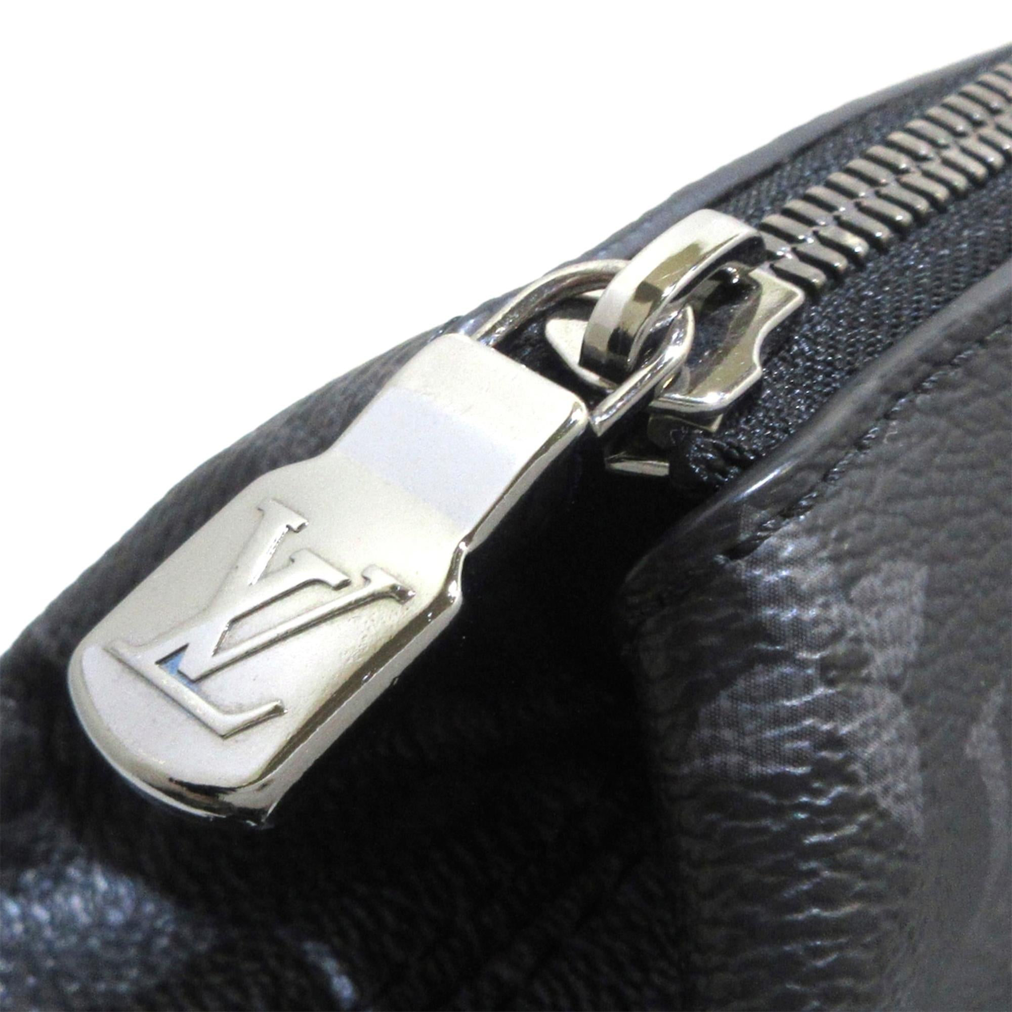 Louis Vuitton Monogram Eclipse Apollo Messenger MM (SHG-37708)