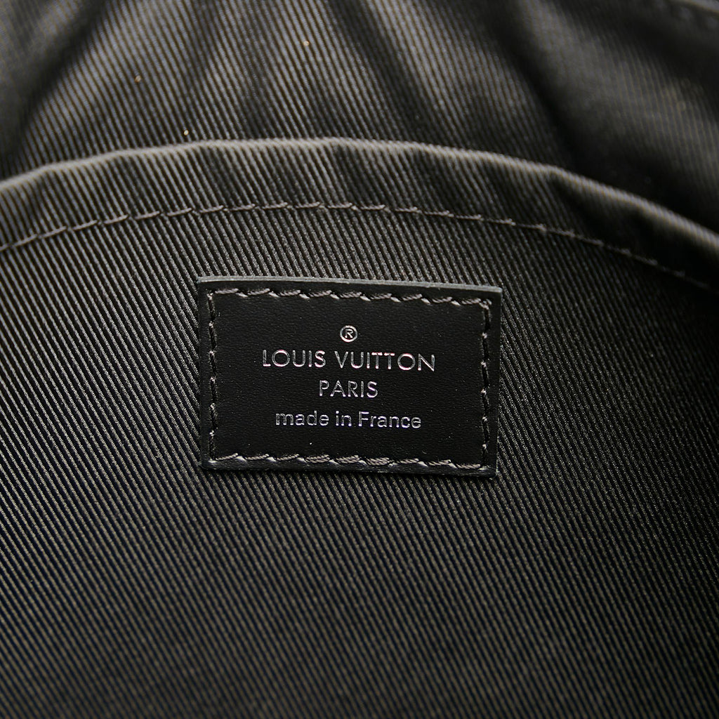 Louis Vuitton Monogram Eclipse Discovery Pochette (SHG-36519)