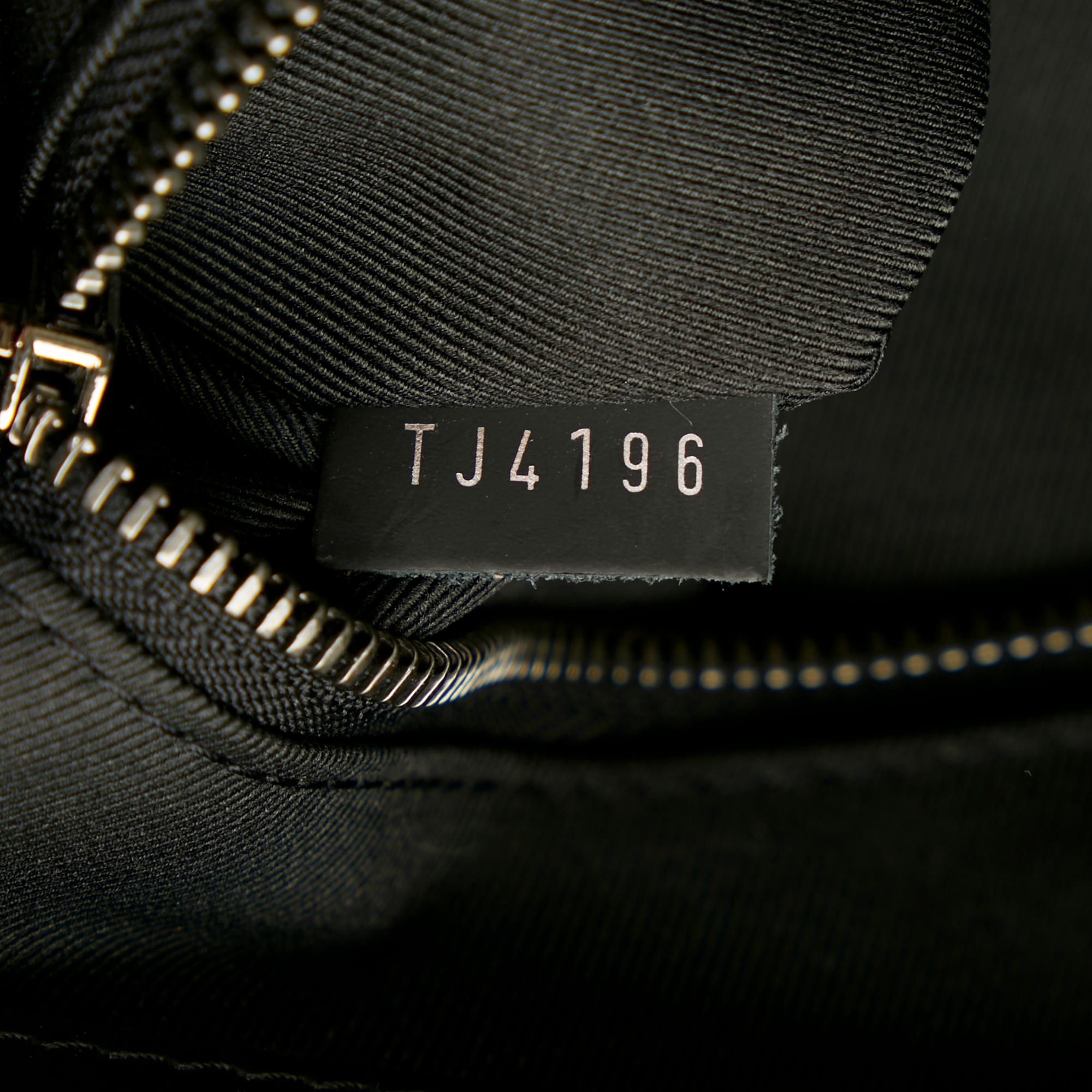 Louis Vuitton Monogram Eclipse Explorer (SHG-36897)