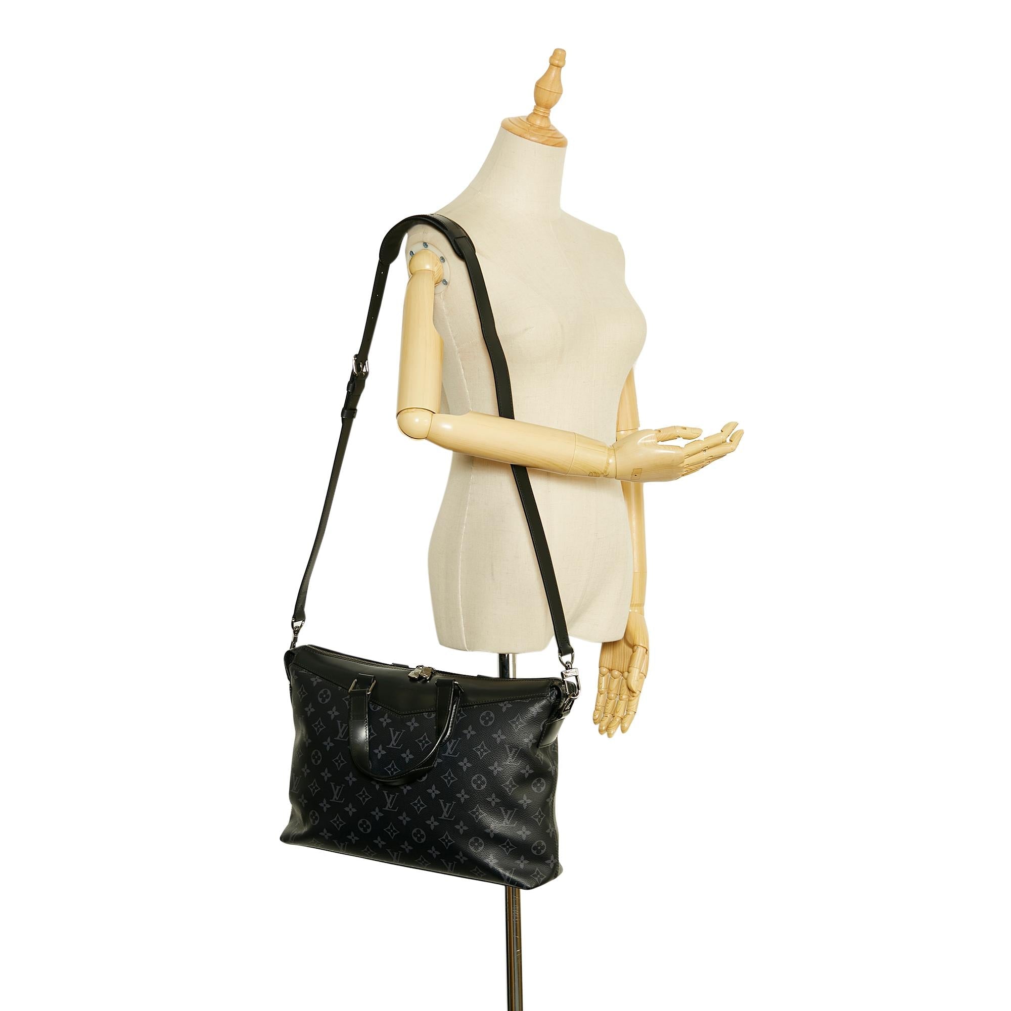 Louis Vuitton Monogram Eclipse Explorer (SHG-37978)