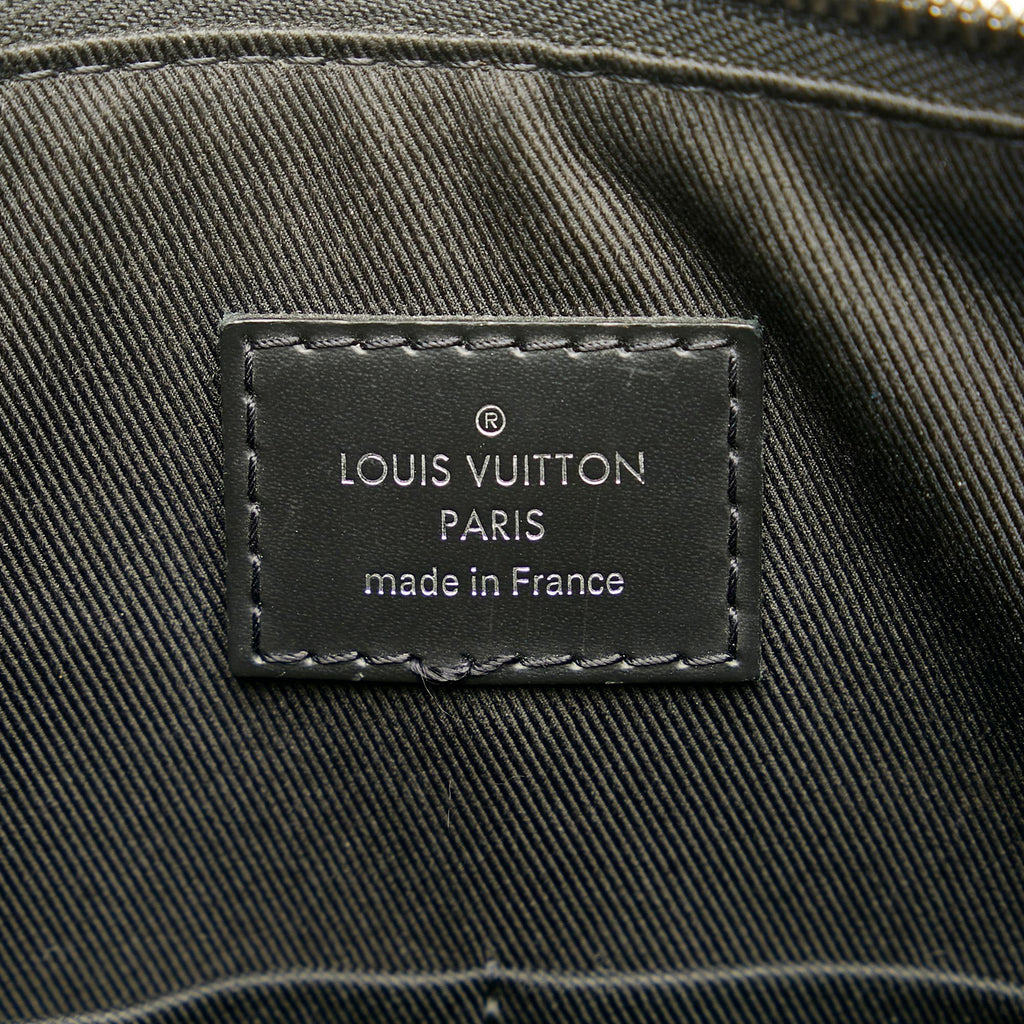 Louis Vuitton Monogram Eclipse Explorer (SHG-37978)