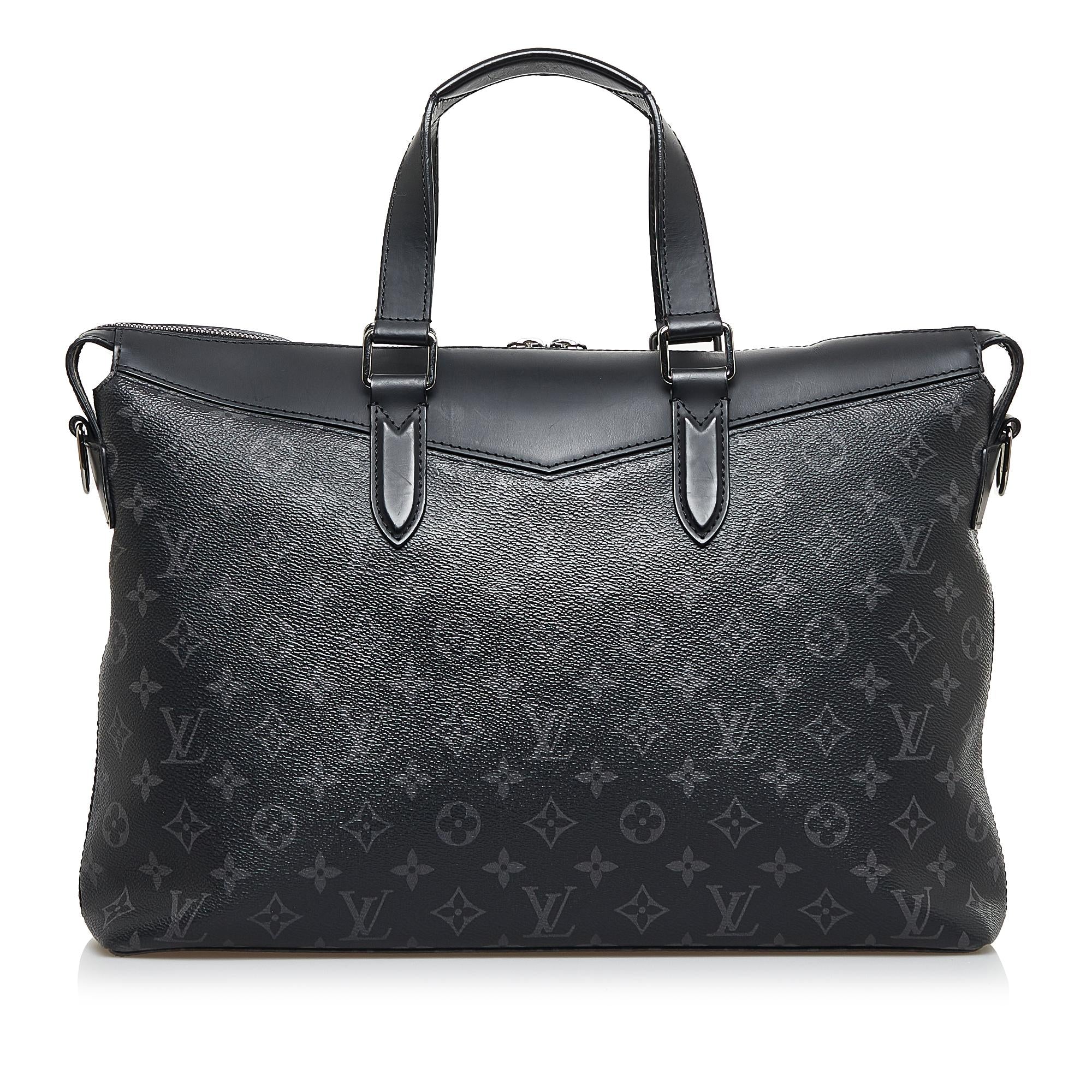 Louis Vuitton Monogram Eclipse Explorer (SHG-5bcl1T)