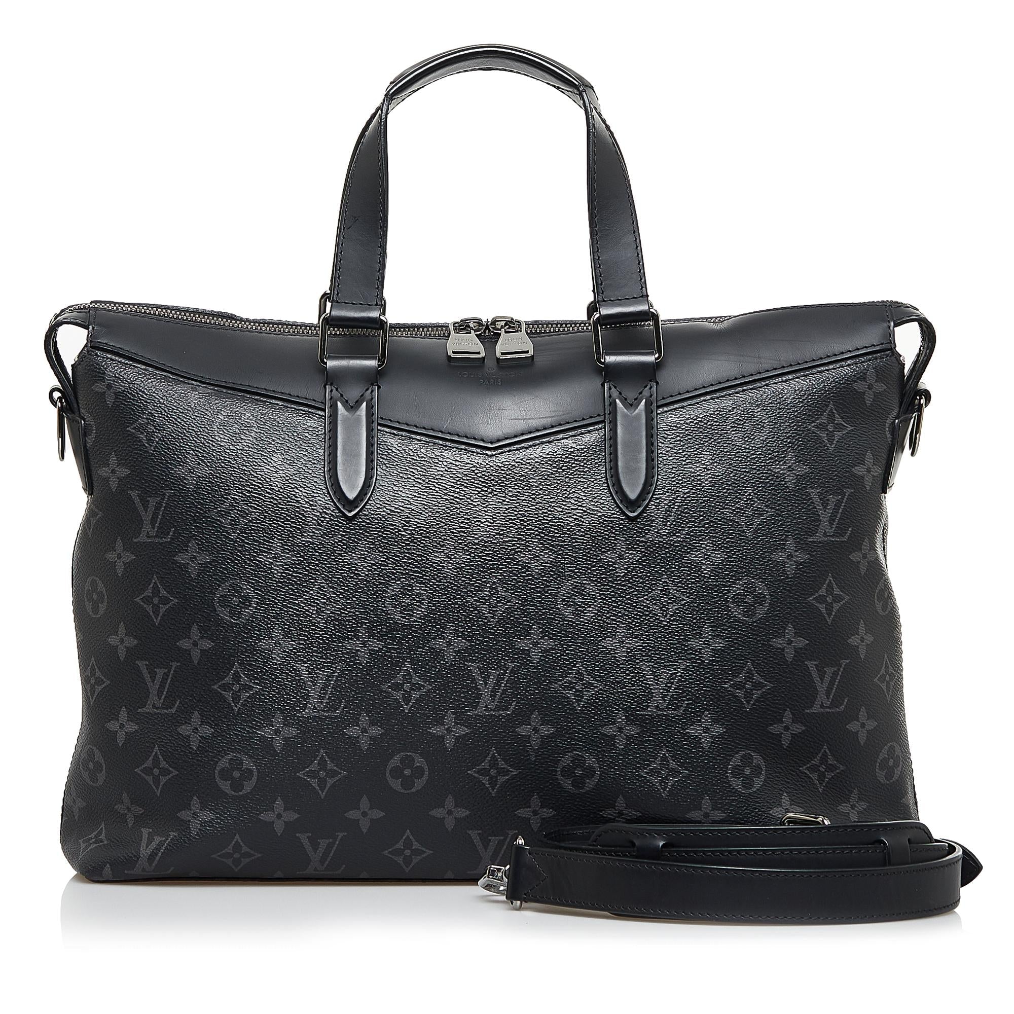 Louis Vuitton Monogram Eclipse Explorer (SHG-5bcl1T)