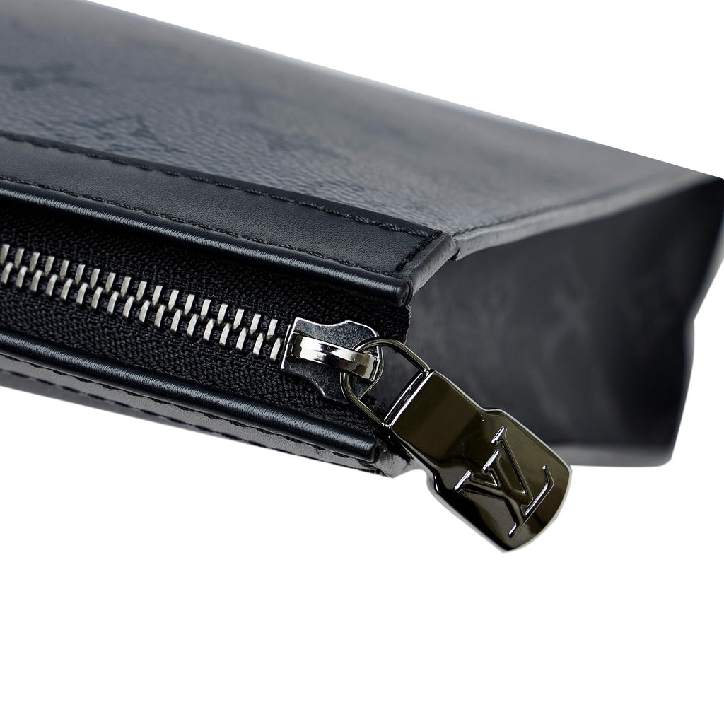 Louis Vuitton Monogram Eclipse Pochette Voyage MM (SHG-w7cjZA)