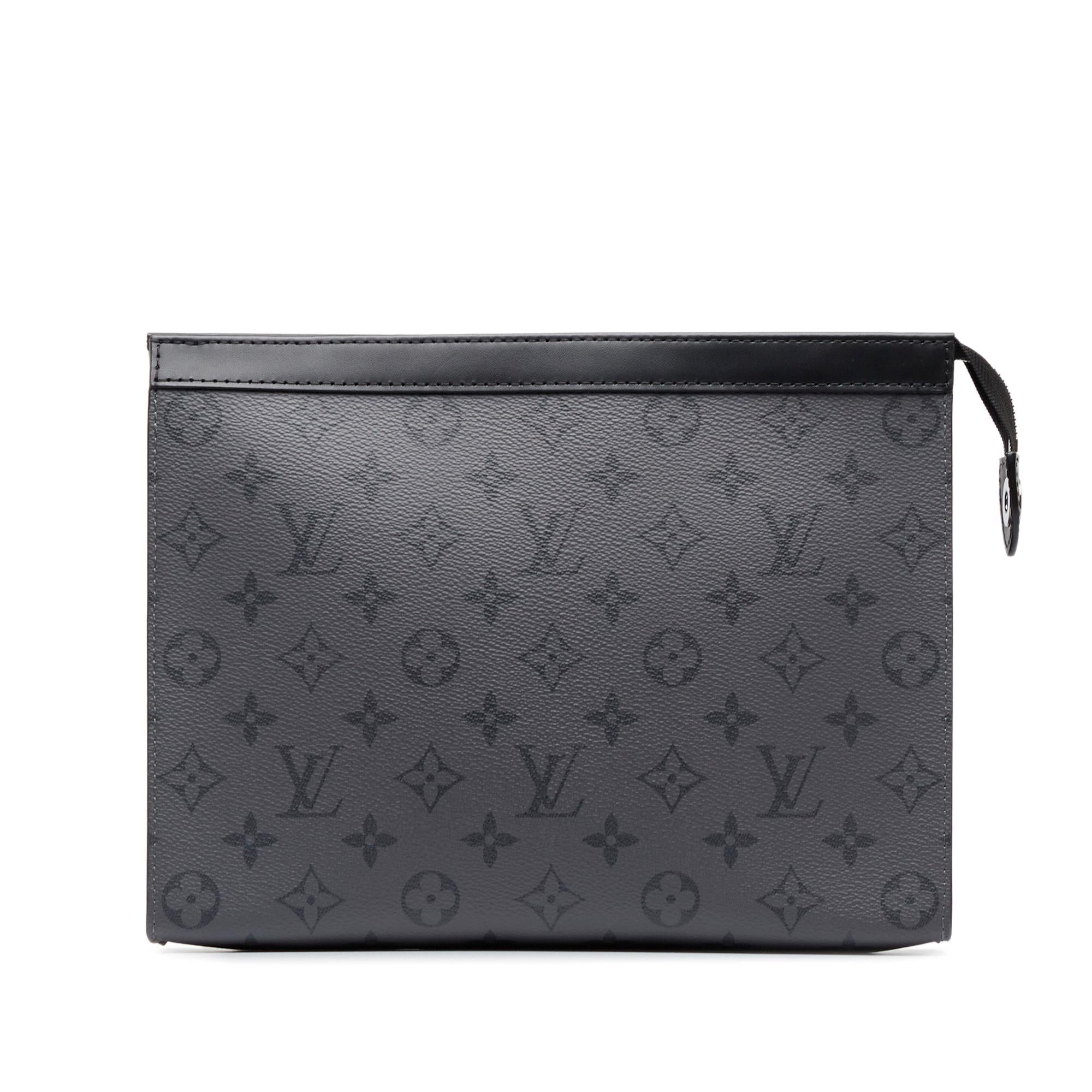 Louis Vuitton Monogram Eclipse Pochette Voyage MM (SHG-w7cjZA)