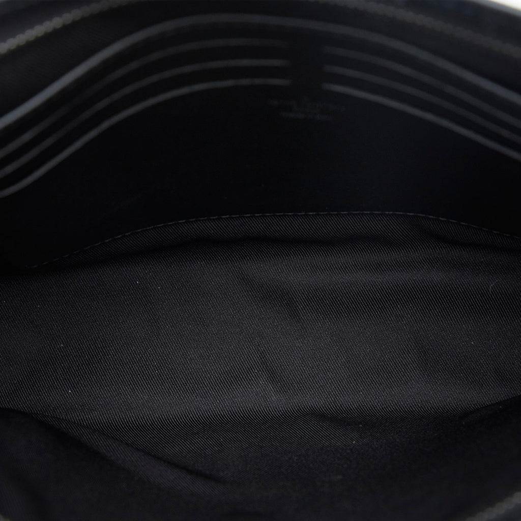 Louis Vuitton Monogram Eclipse Pochette Voyage MM (SHG-w7cjZA)