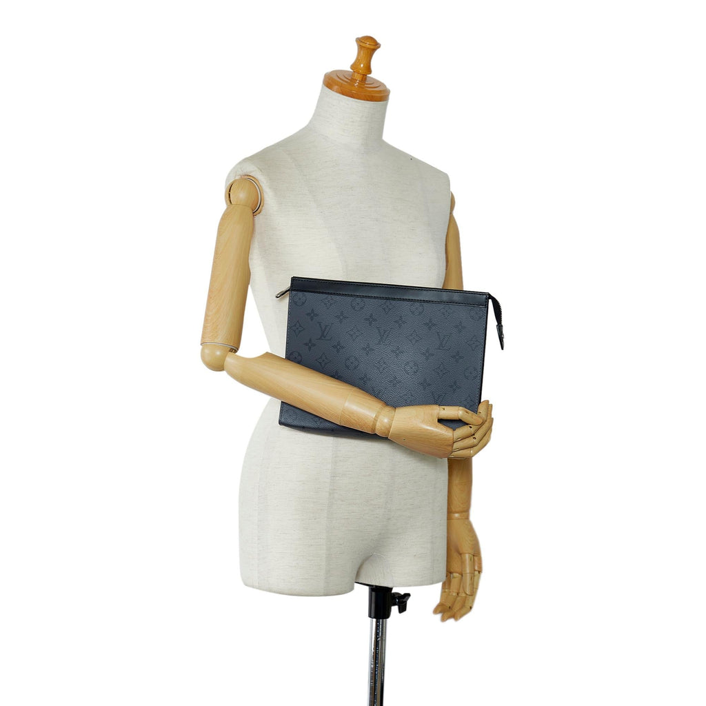 Louis Vuitton Monogram Eclipse Pochette Voyage MM (SHG-w7cjZA)