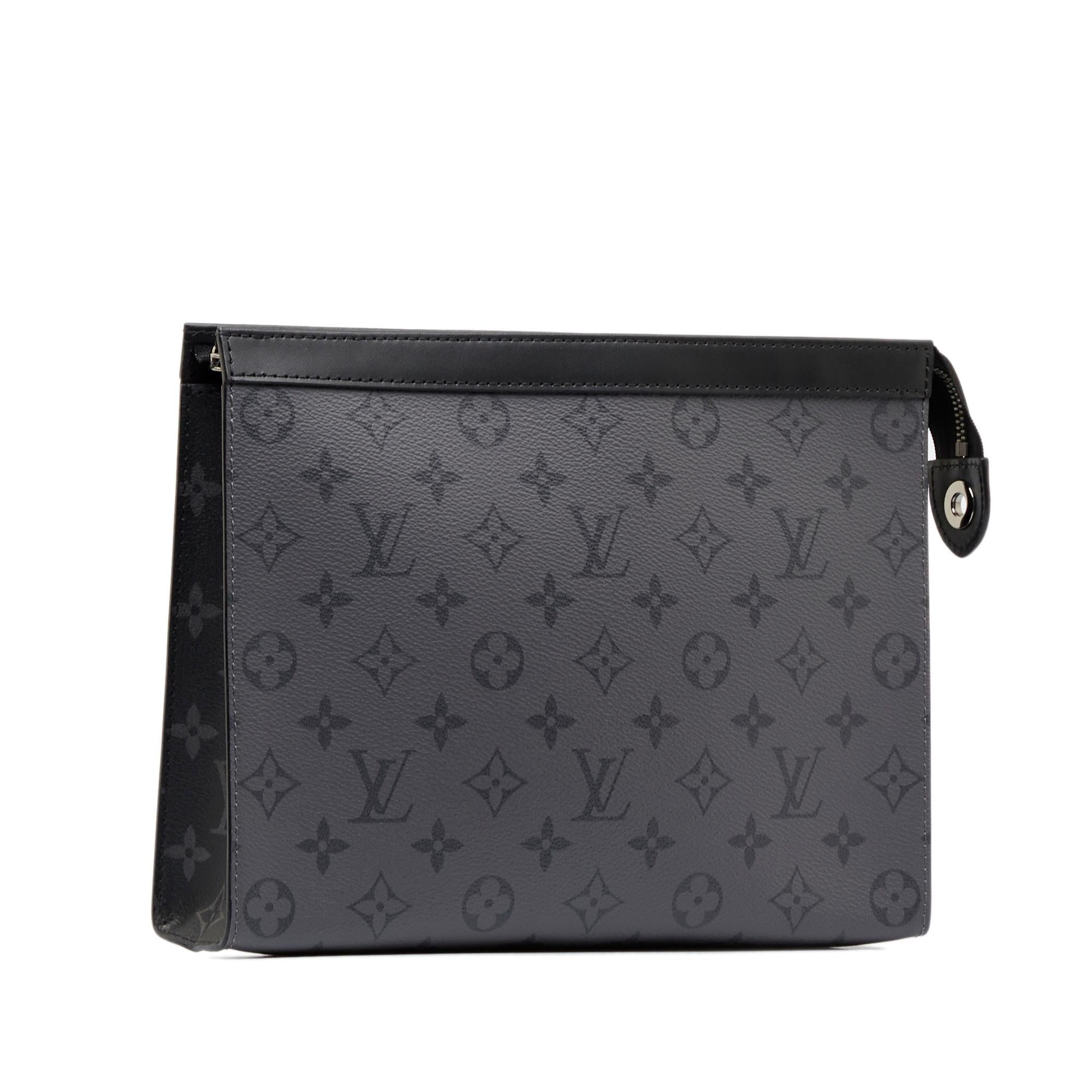 Louis Vuitton Monogram Eclipse Pochette Voyage MM (SHG-w7cjZA)