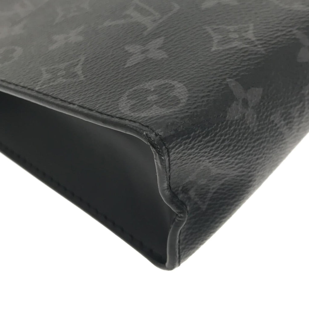 Louis Vuitton Monogram Eclipse Pochette Voyage MM (SHG-gbi7pV)