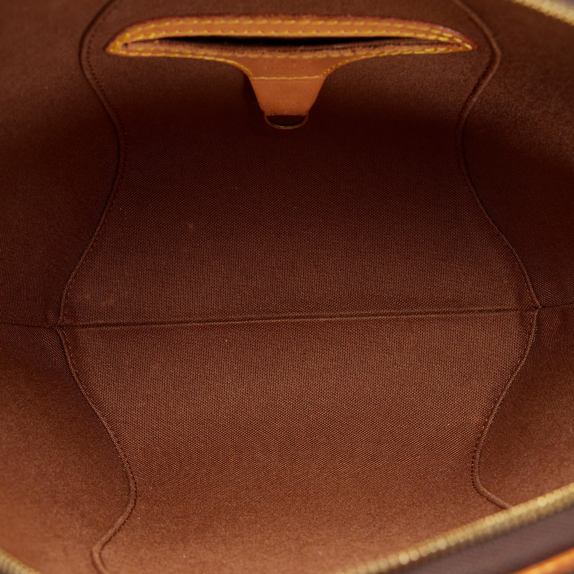Louis Vuitton Monogram Ellipse PM (SHG-eQdS2h)