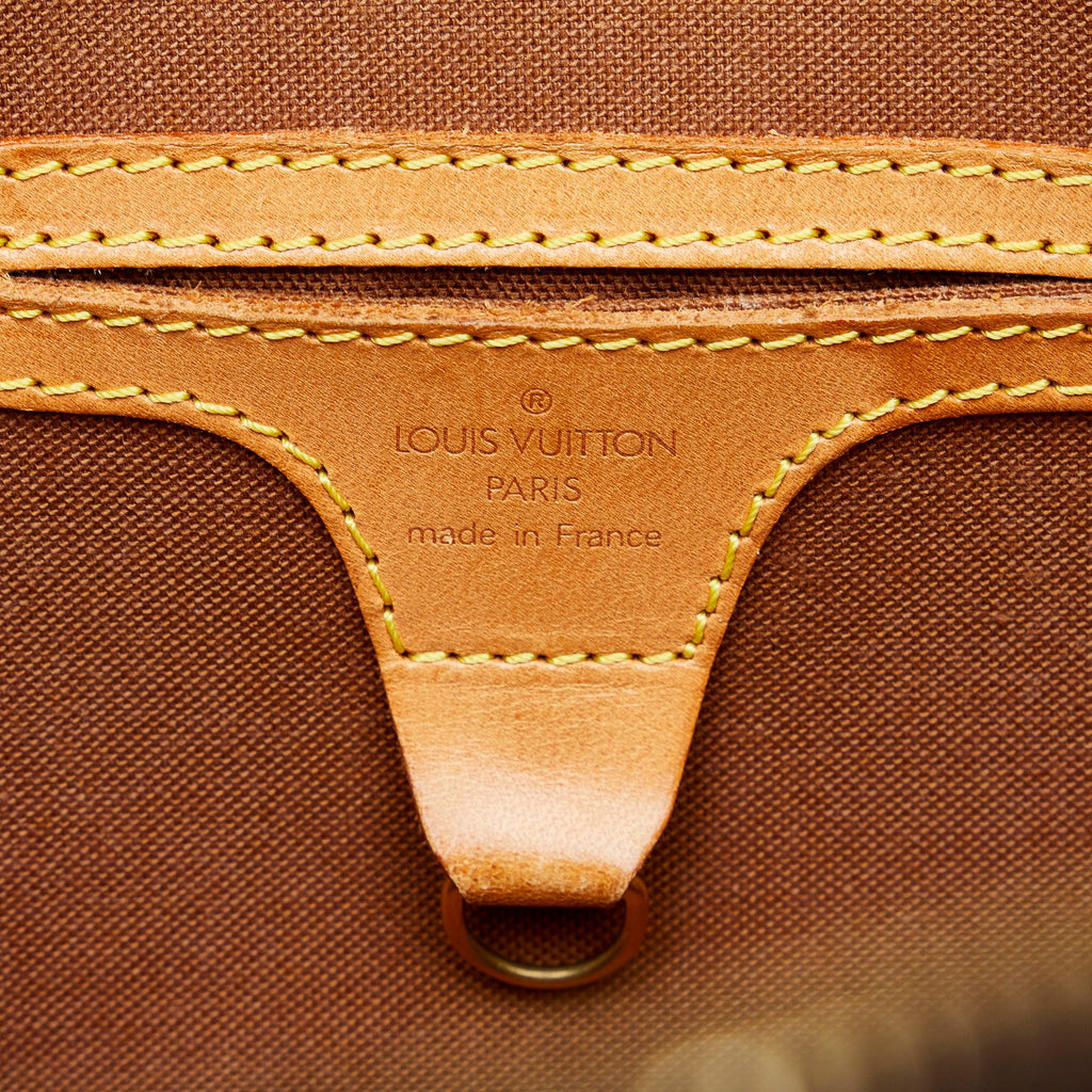 Louis Vuitton Monogram Ellipse PM (SHG-eQdS2h)