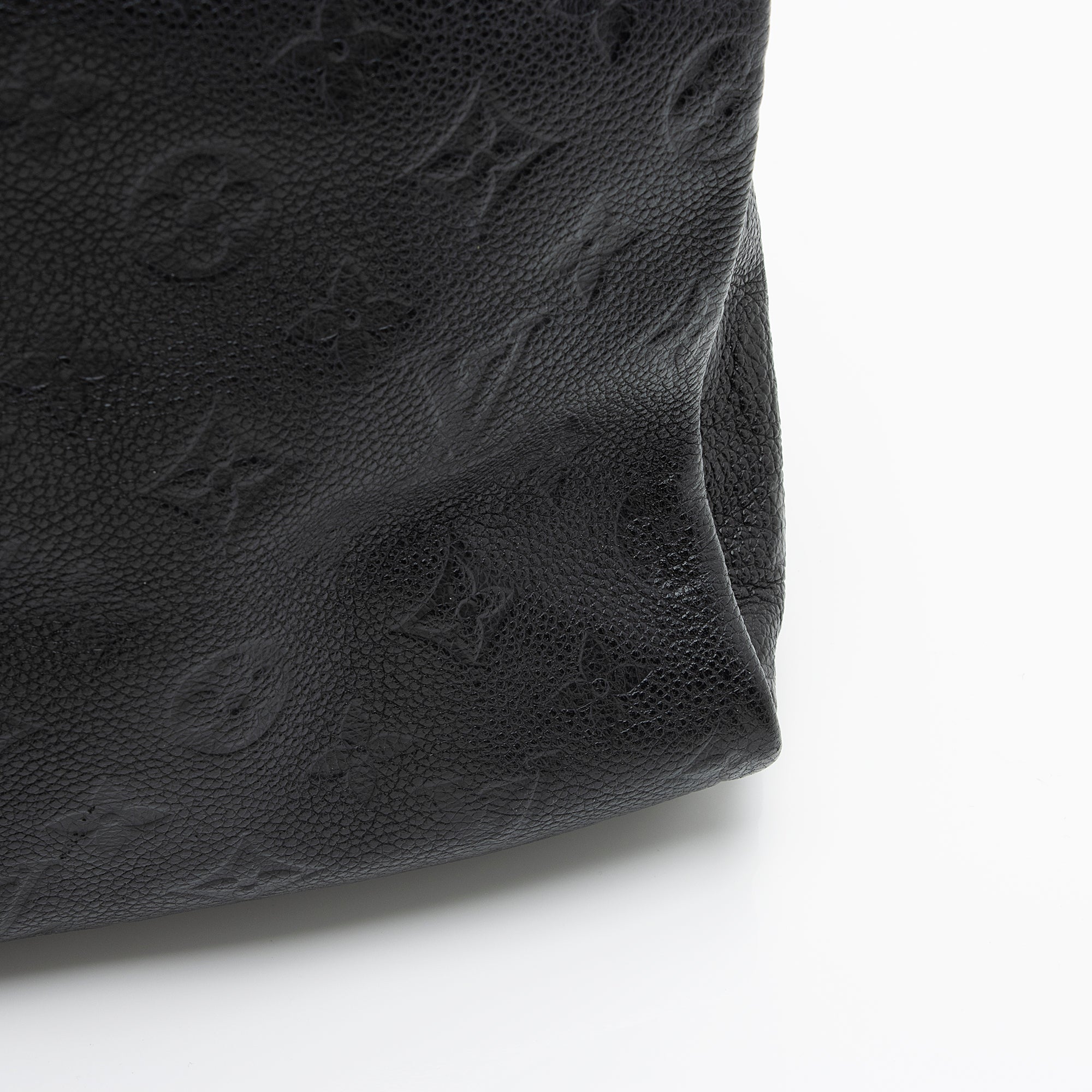 Louis Vuitton Monogram Empreinte Artsy MM Shoulder Bag (SHF-23692)