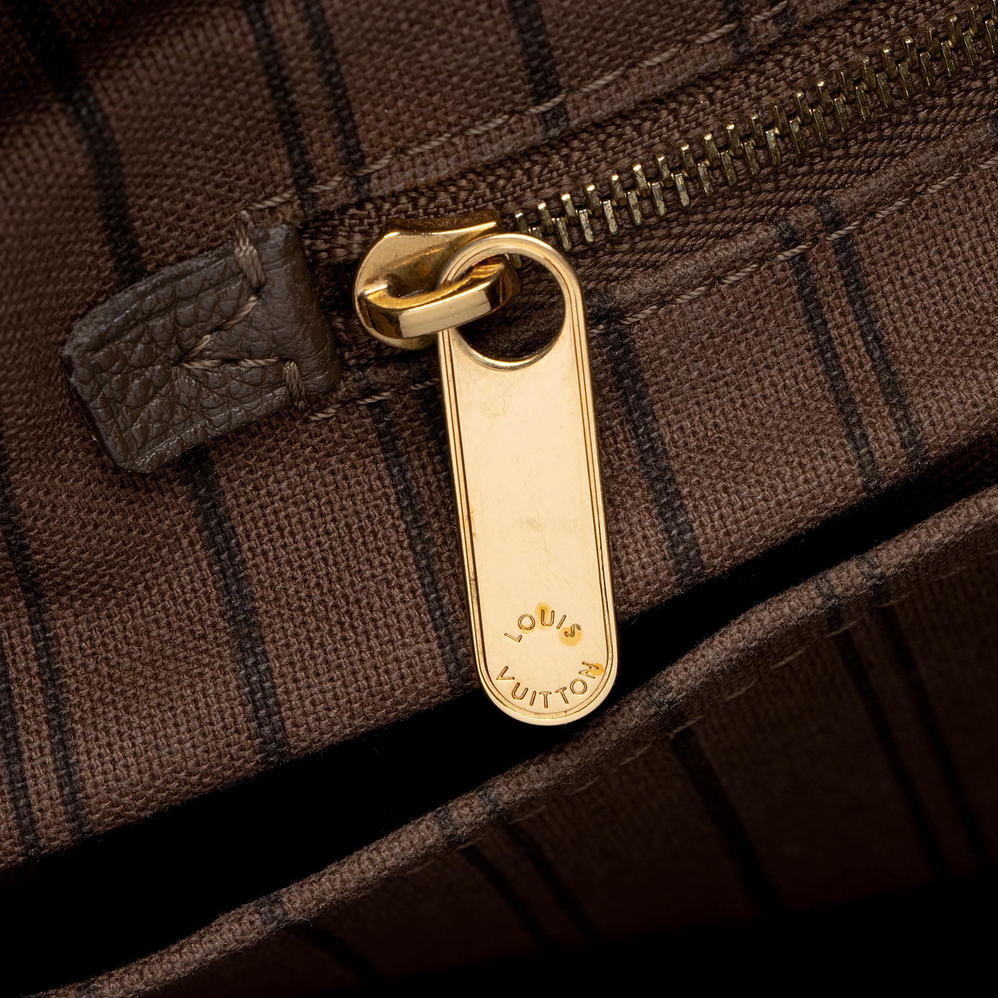 Louis Vuitton Monogram Empreinte Artsy MM Shoulder Bag (SHF-lfXv8R)