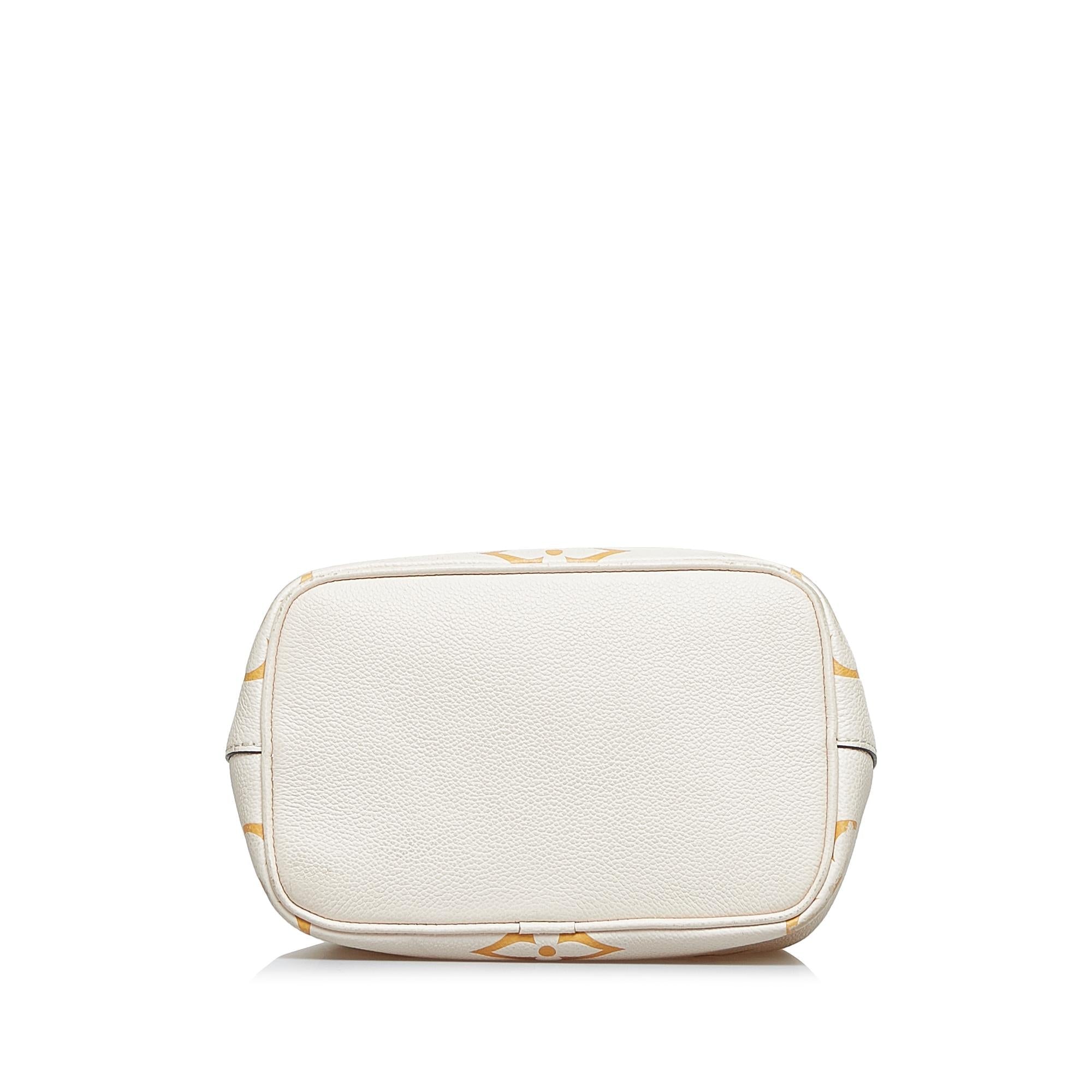 Louis Vuitton Monogram Empreinte Giant By The Pool NeoNoe BB (SHG-F4hWW7)