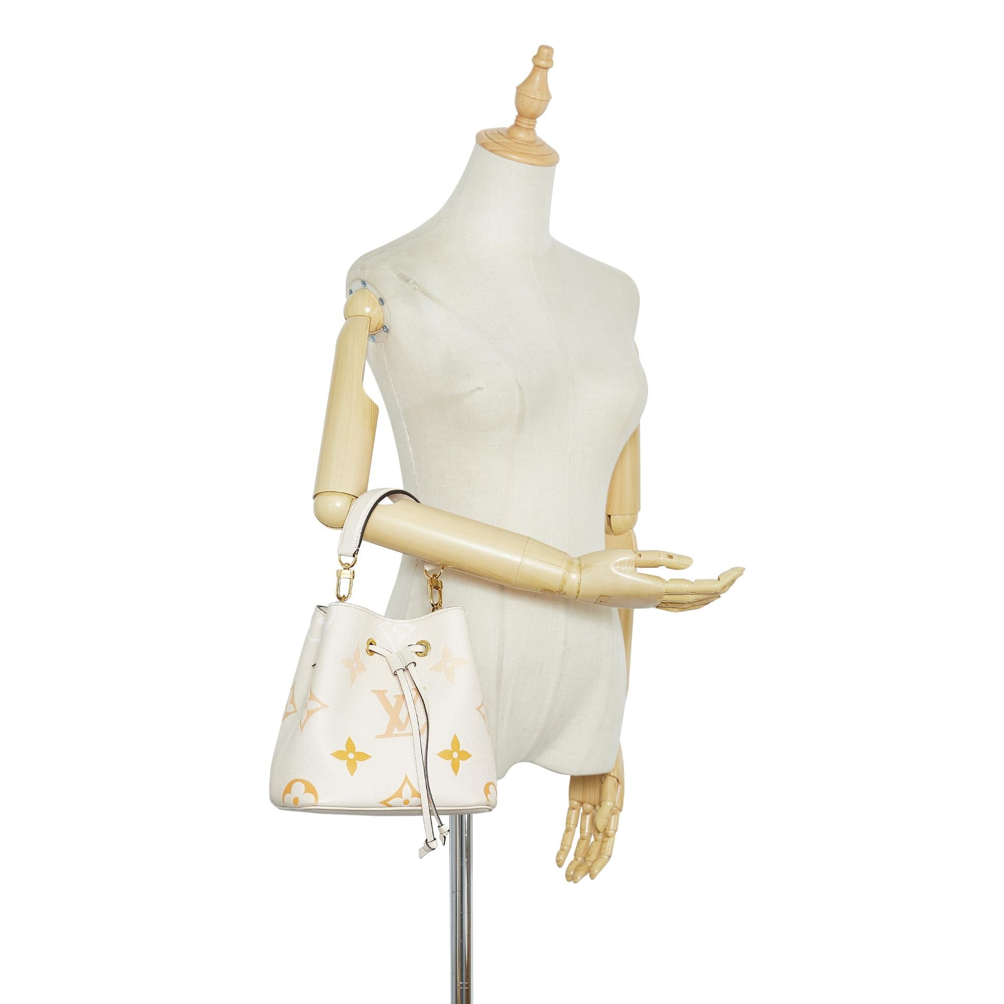 Louis Vuitton Monogram Empreinte Giant By The Pool NeoNoe BB (SHG-F4hWW7)