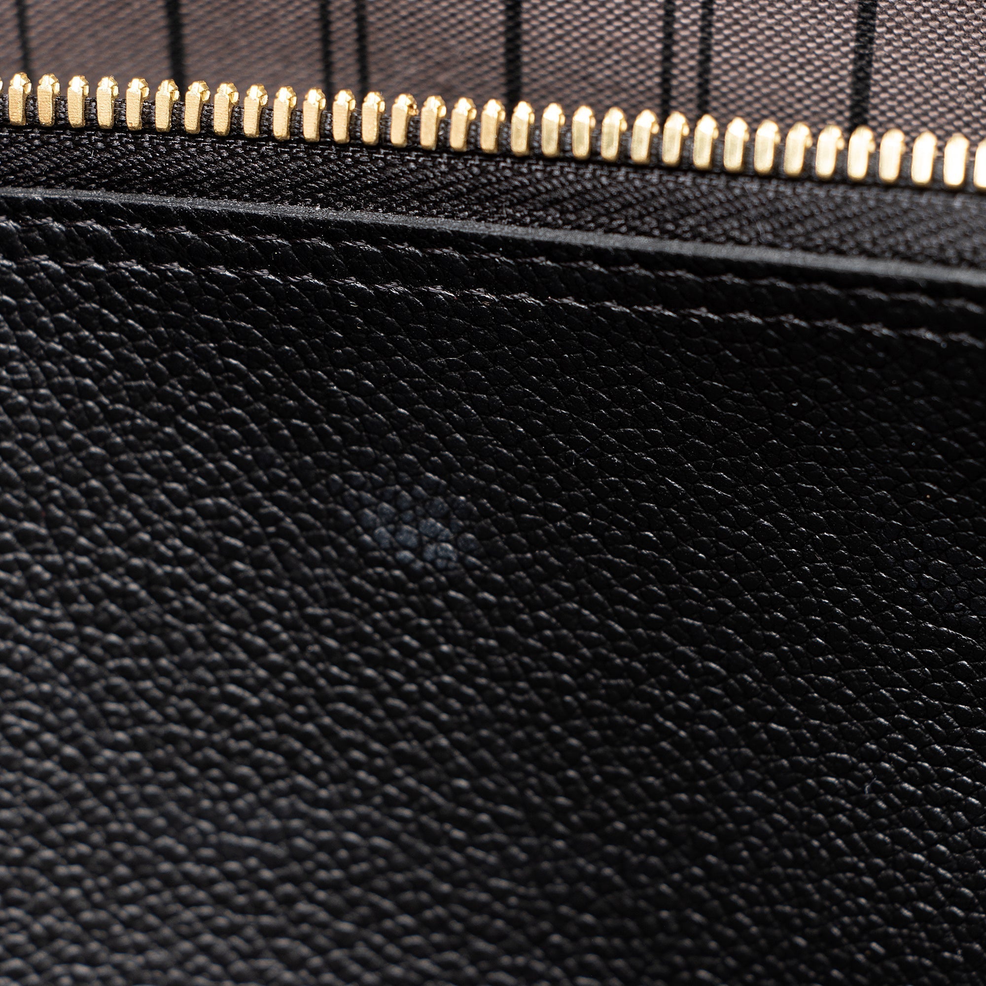 Louis Vuitton Monogram Empreinte Montaigne MM Satchel (SHF-MHeDUt)