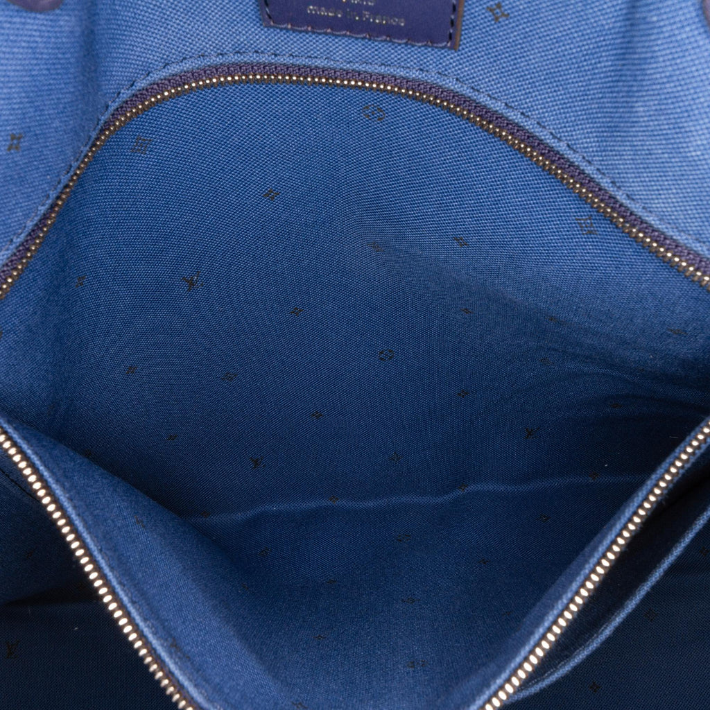 Louis Vuitton Monogram Escale OntheGo GM (SHG-zq74qa)
