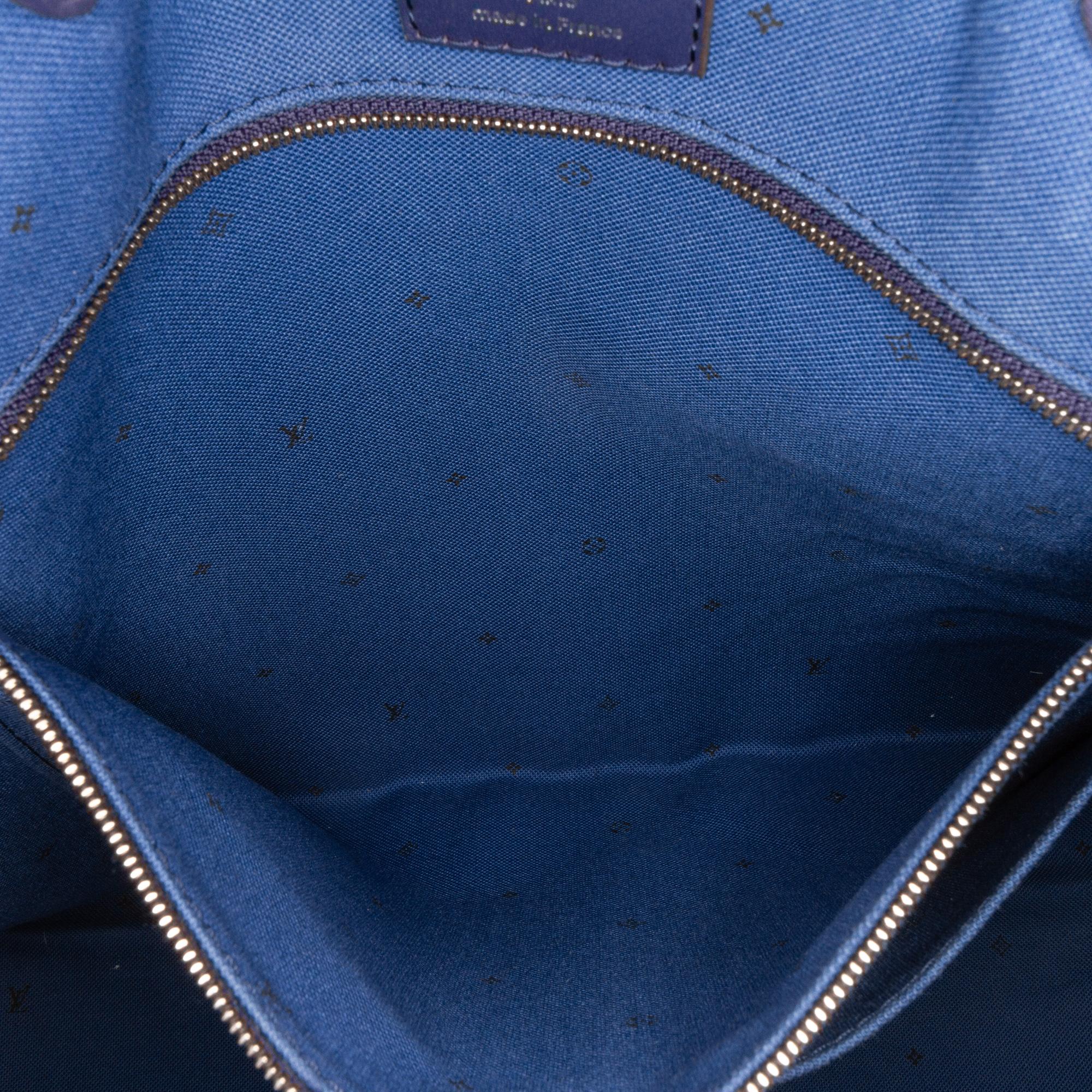 Louis Vuitton Monogram Escale OntheGo GM (SHG-zq74qa)