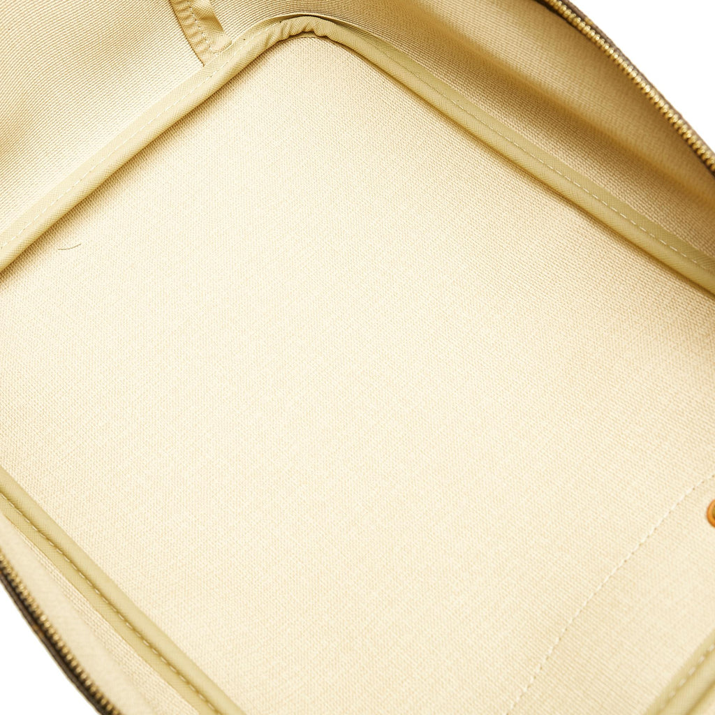 Louis Vuitton Monogram Excursion (SHG-31777)