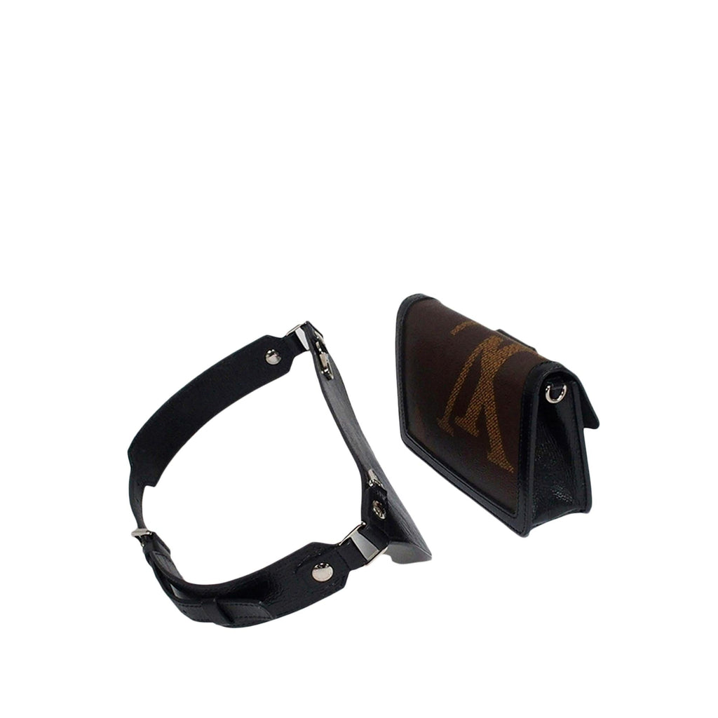 Louis Vuitton Monogram Giant Reverse Dauphine Bumbag (SHG-33341)