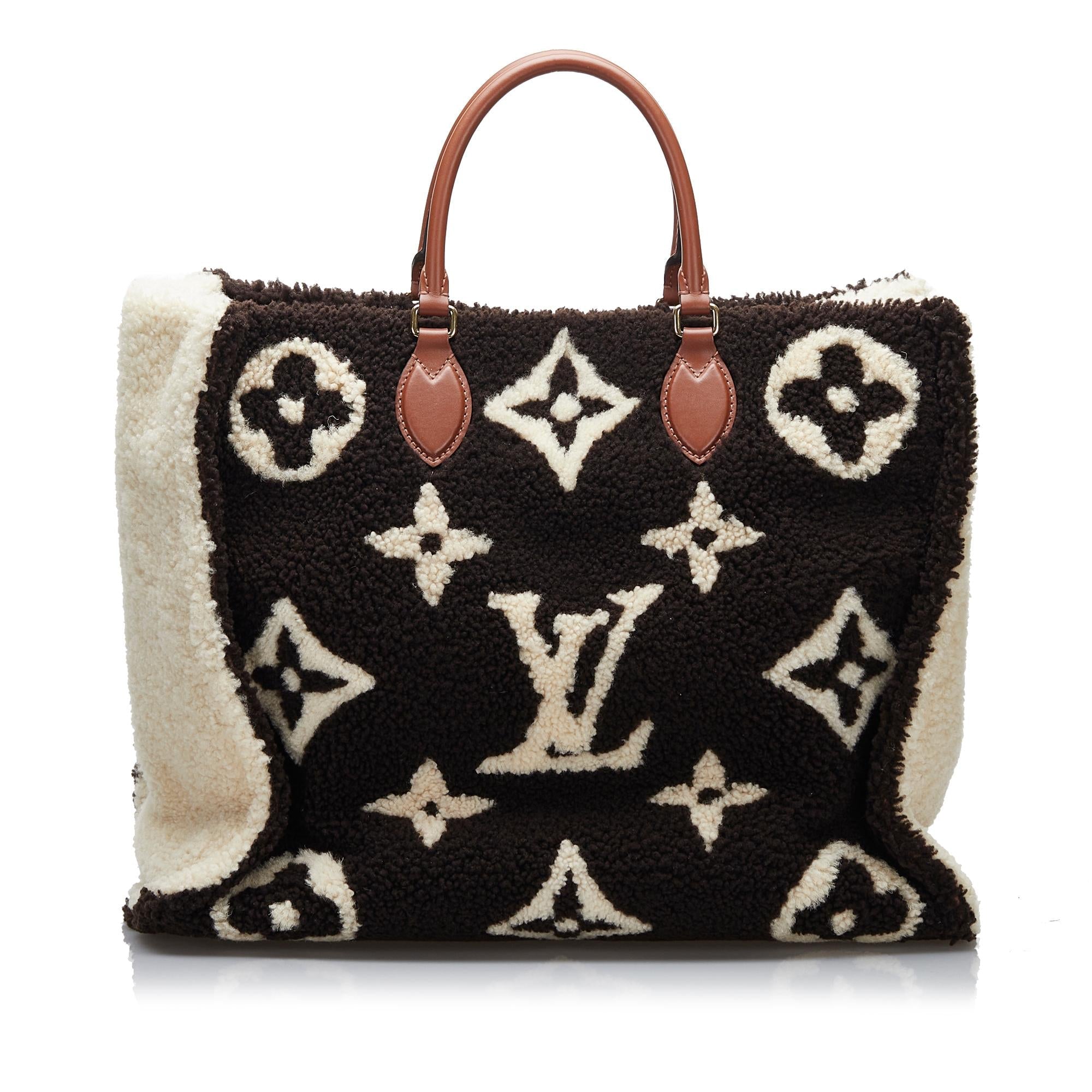 Louis Vuitton Monogram Giant Shearling Teddy Onthego GM (SHG-1IVGqB)