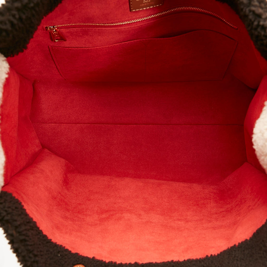 Louis Vuitton Monogram Giant Shearling Teddy Onthego GM (SHG-1IVGqB)