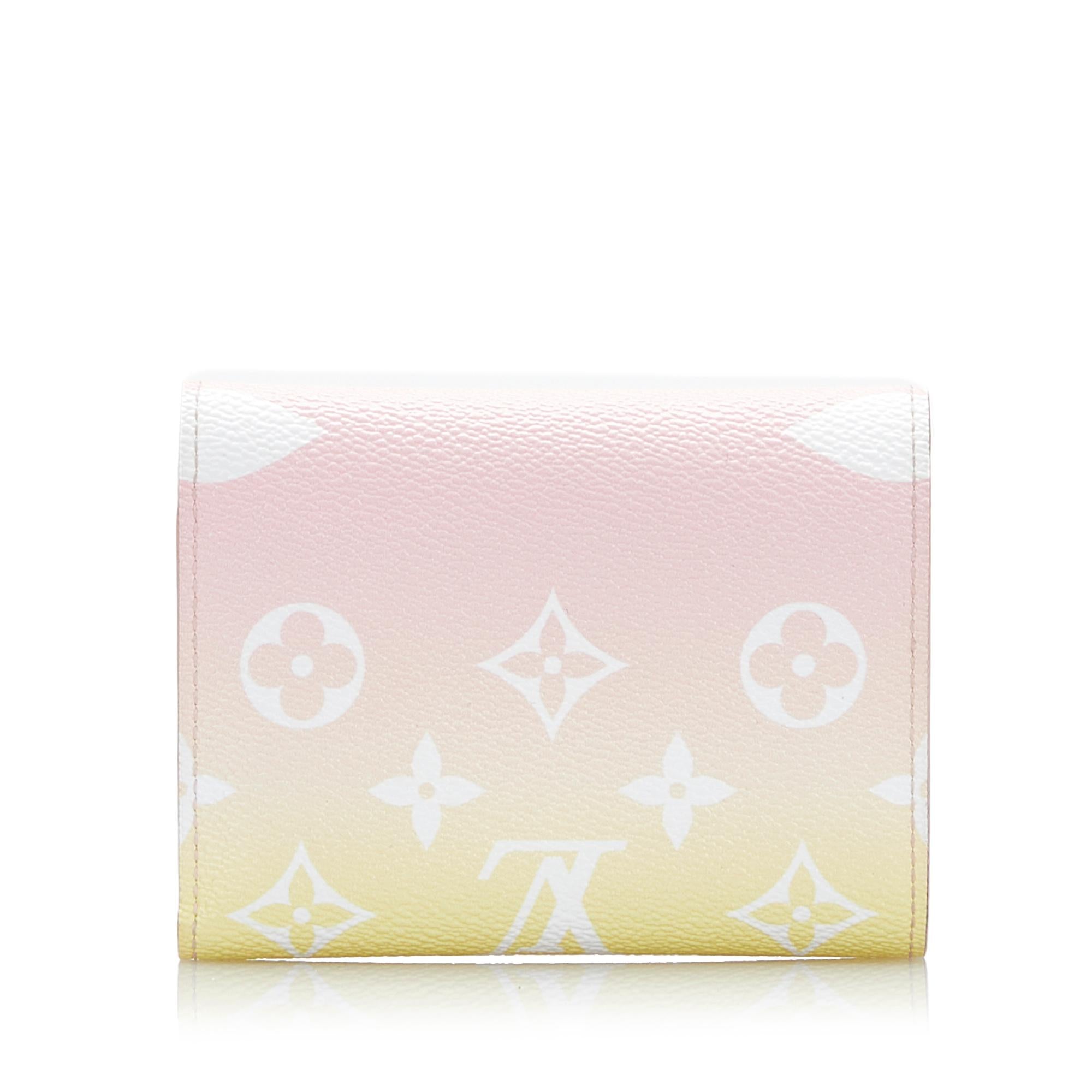 Louis Vuitton Monogram Giant Victorine Wallet (SHG-cKhmPR)