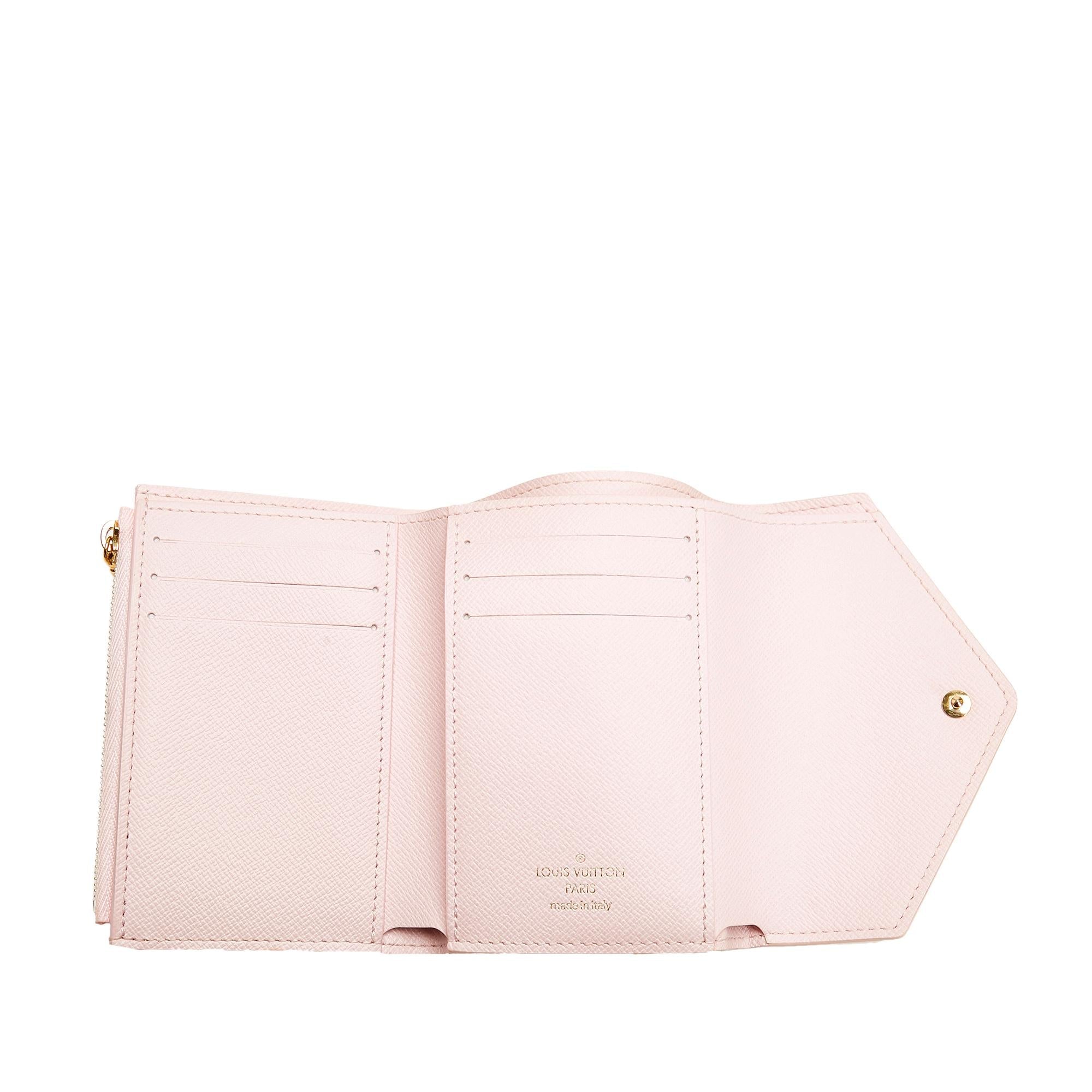 Louis Vuitton Monogram Giant Victorine Wallet (SHG-cKhmPR)