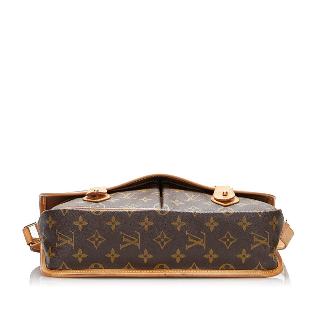 Louis Vuitton Monogram Gibeciere MM (SHG-Lzd3KI)
