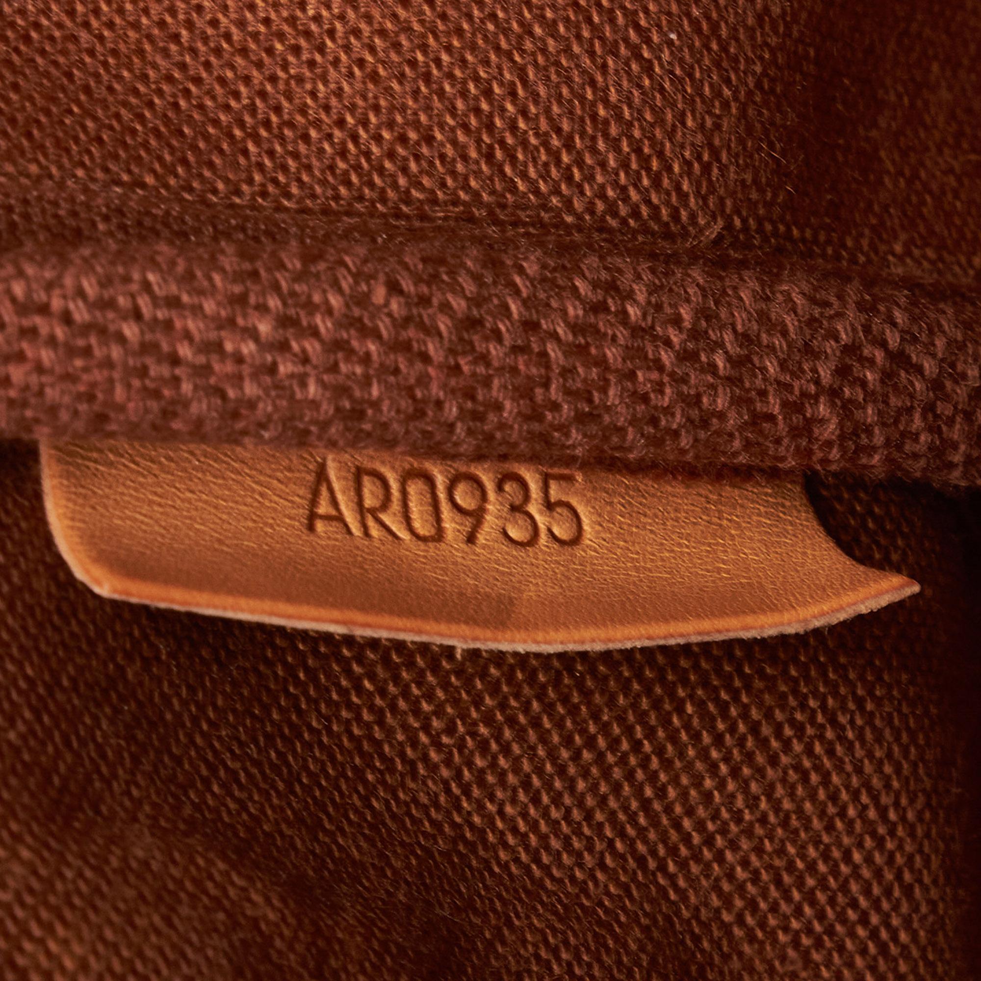 Louis Vuitton Monogram Gibeciere MM (SHG-Lzd3KI)
