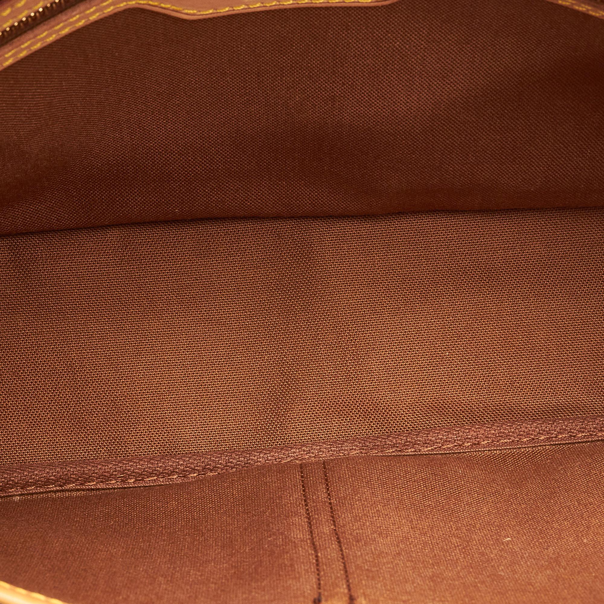 Louis Vuitton Monogram Gibeciere MM (SHG-Lzd3KI)