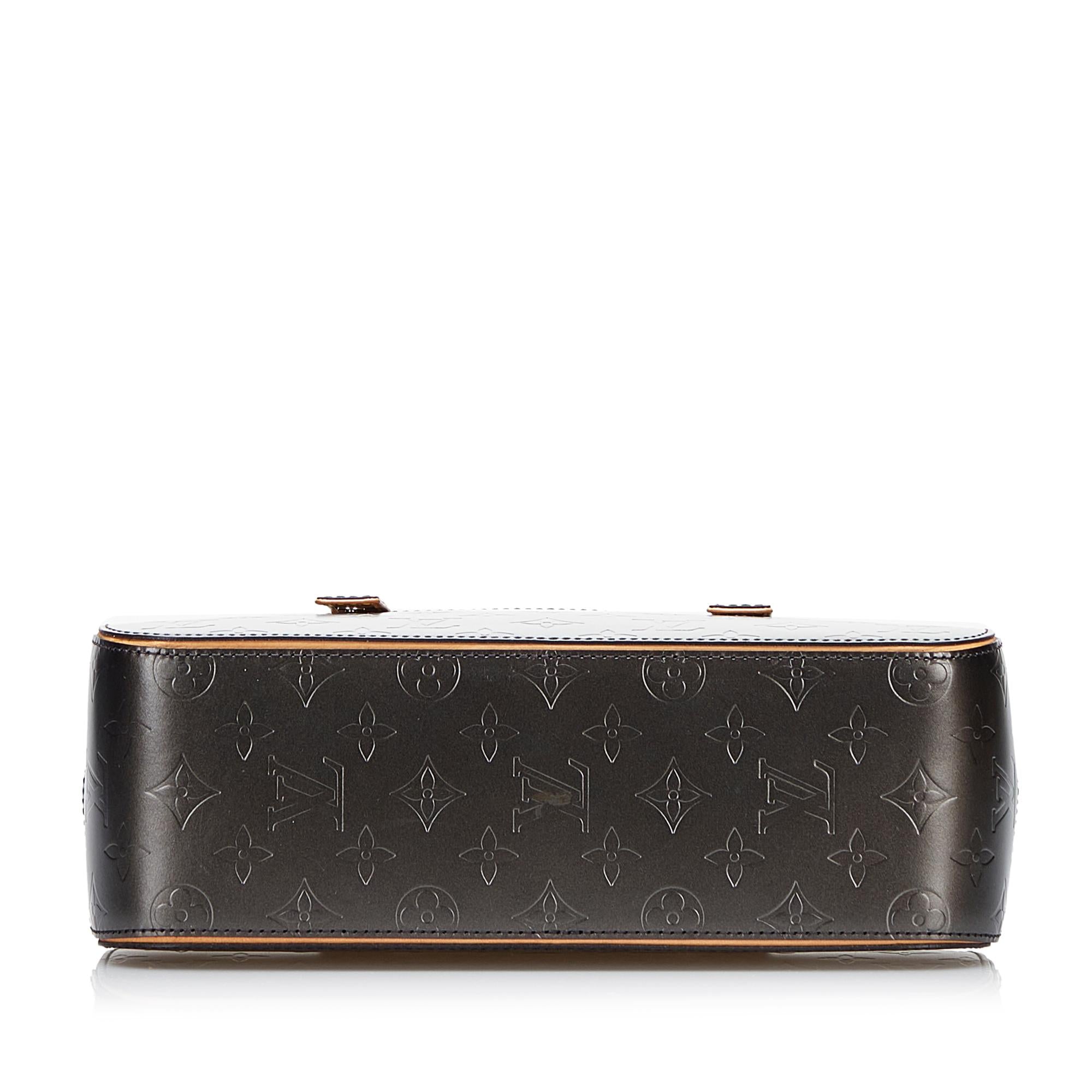 Louis Vuitton Monogram Glace Shelton (SHG-8ywIEt)