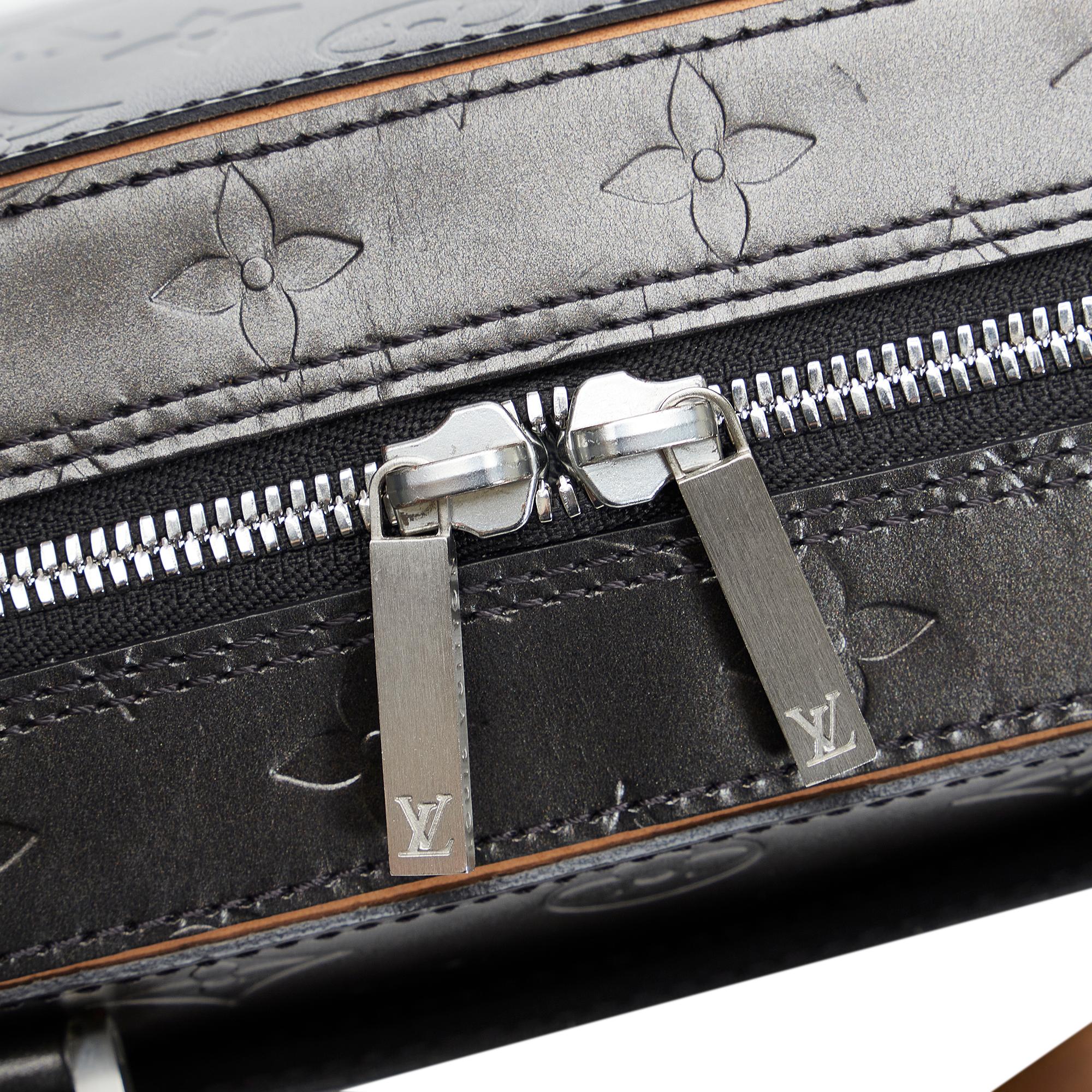 Louis Vuitton Monogram Glace Shelton (SHG-8ywIEt)