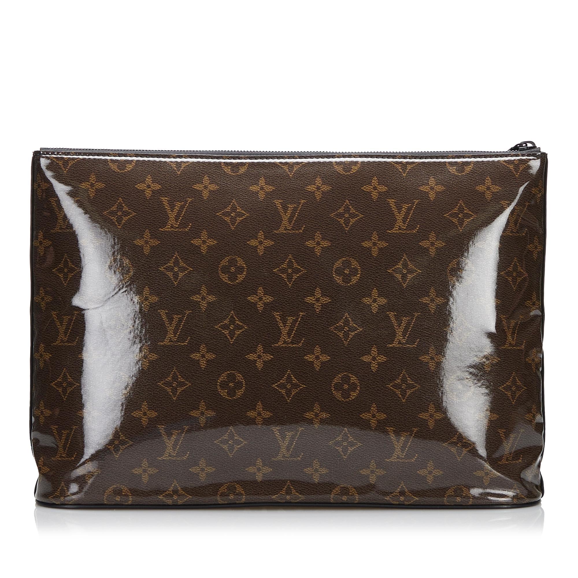 Louis Vuitton Monogram Glaze Pochette Cosmos (SHG-ss0sAr)