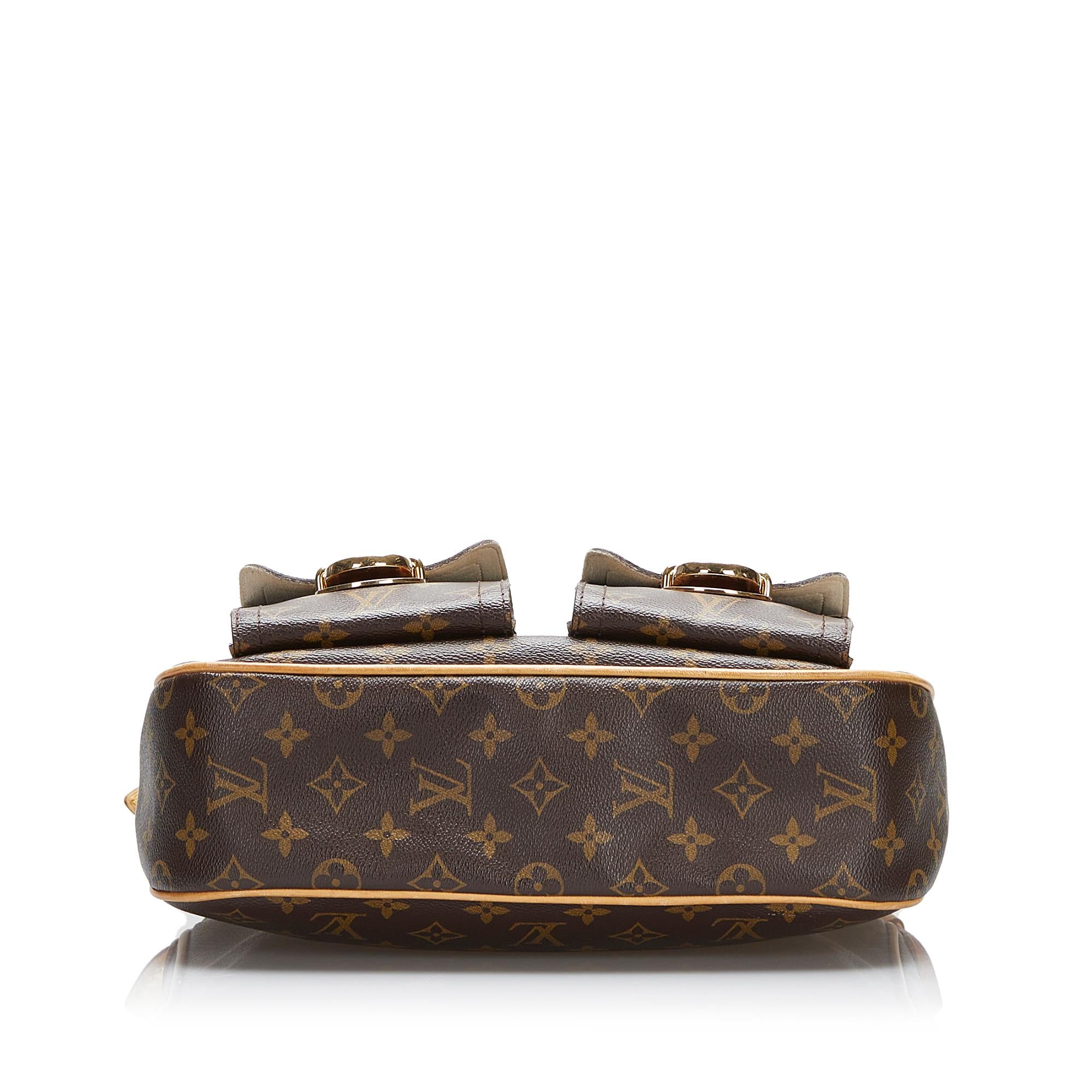 Louis Vuitton Monogram Hudson GM (SHG-Wy1aSH)