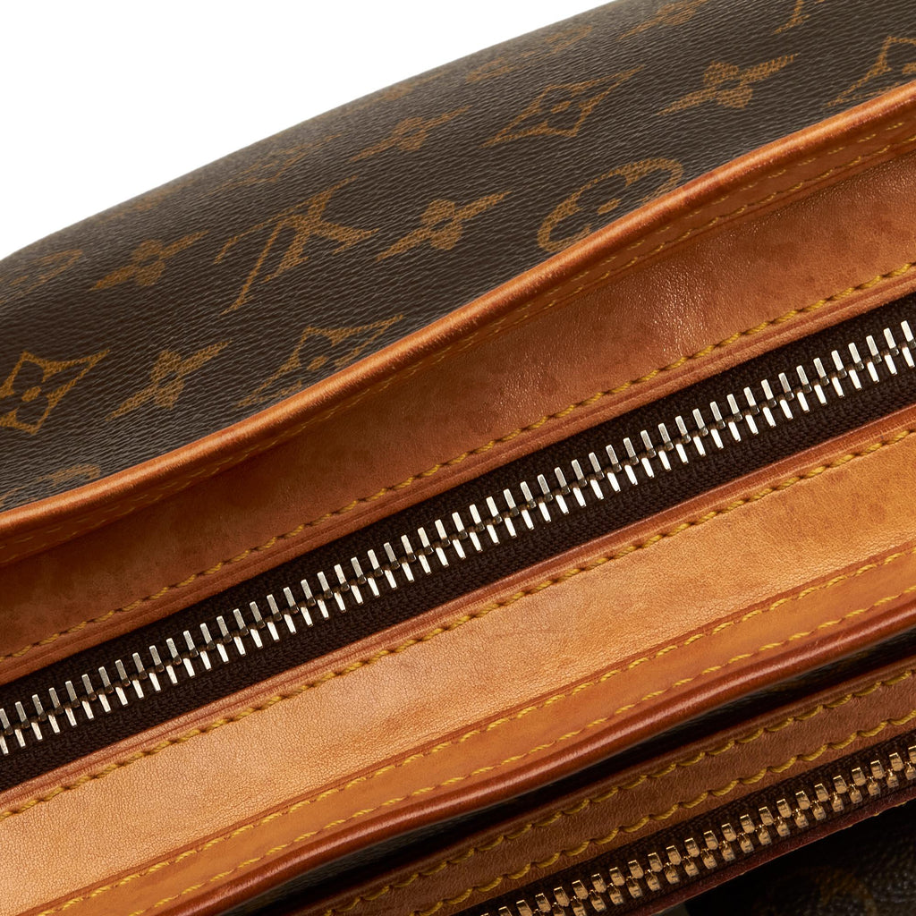 Louis Vuitton Monogram Hudson GM (SHG-26Jo1s)